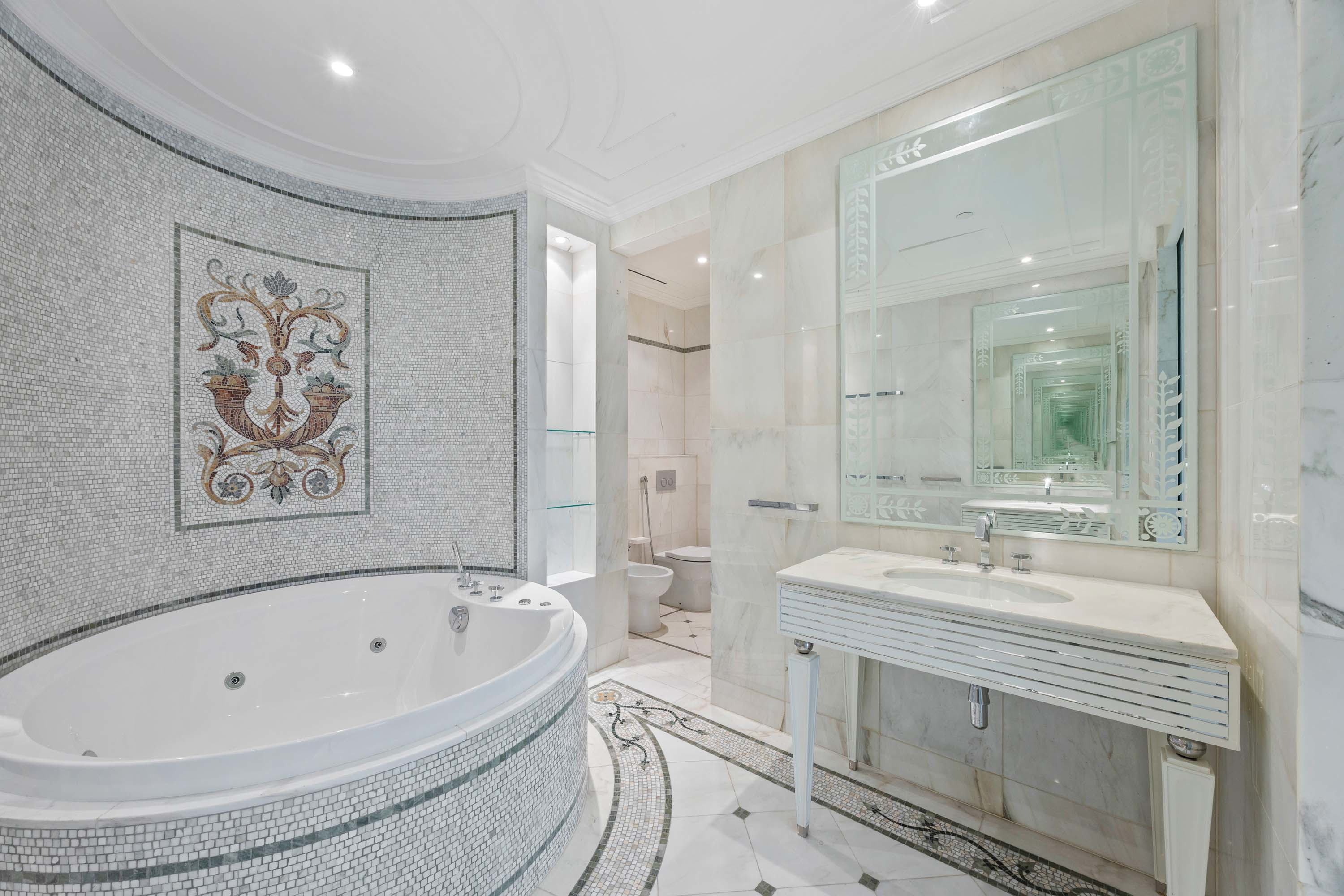22 Palazzo Versace, Apartment 2316, Al Jaddaf, Jaddaf Waterfront, Dubai, UAE