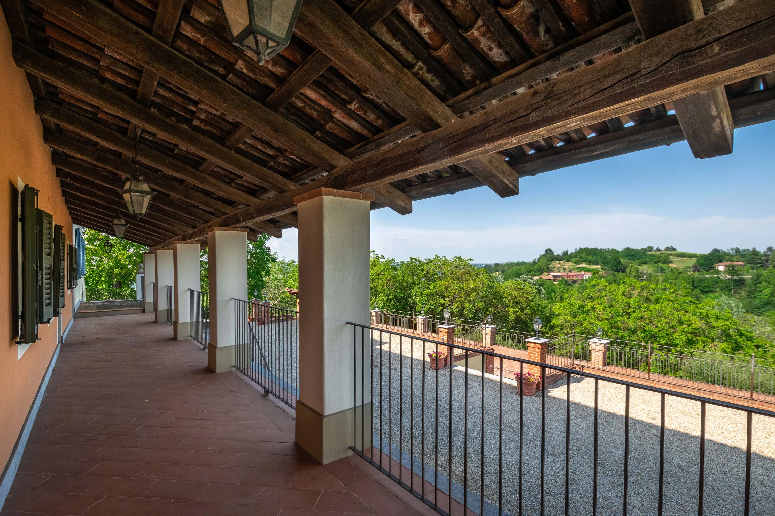 Azienda Agricola Montefiorito, Asti, Monferrato Region, Piedmont , Italy - 13_-_AST2605_Asti-24_vsuef5