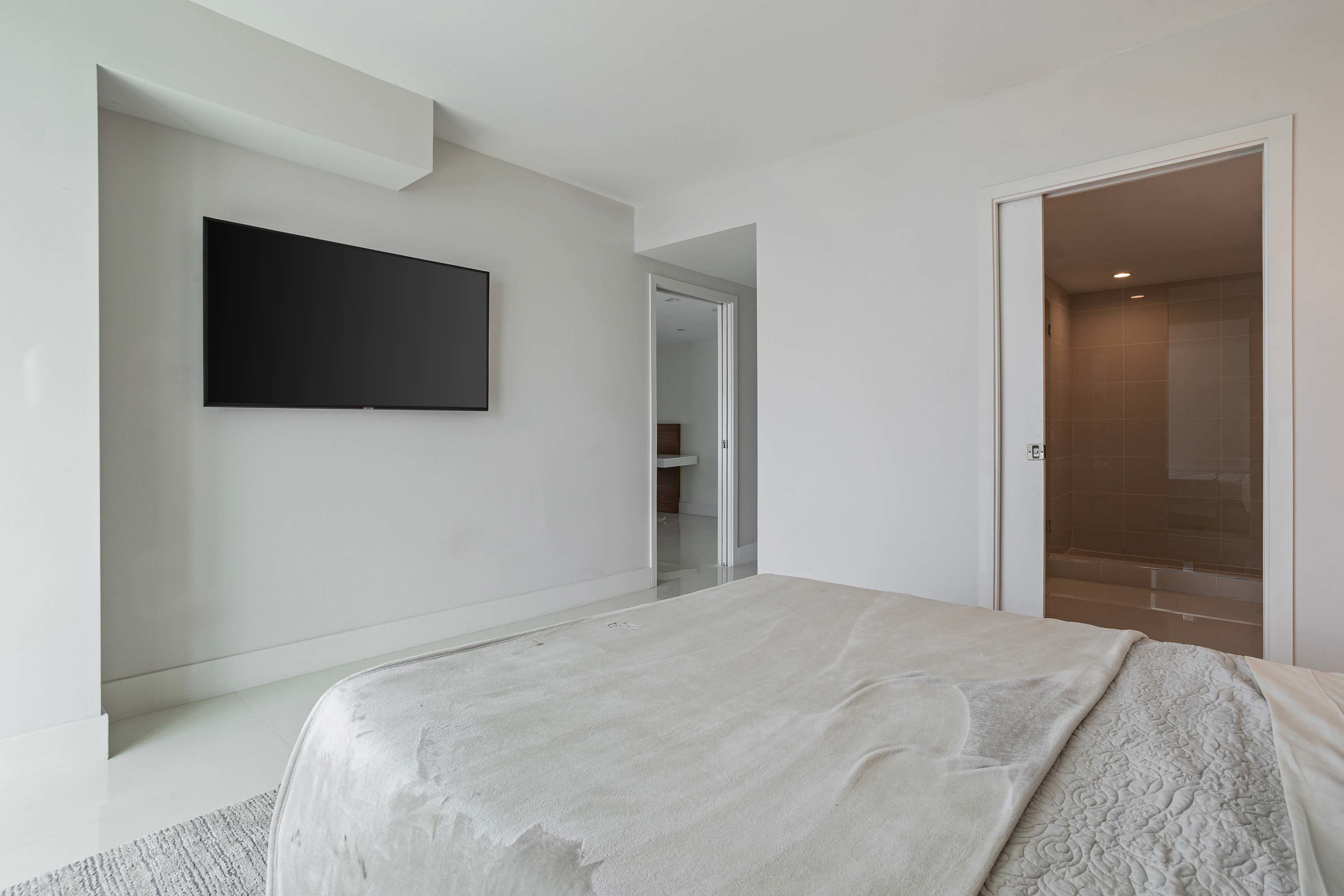 22 Unit 601 1150 101st Street - Luxury Real Estate - Concierge Auctions