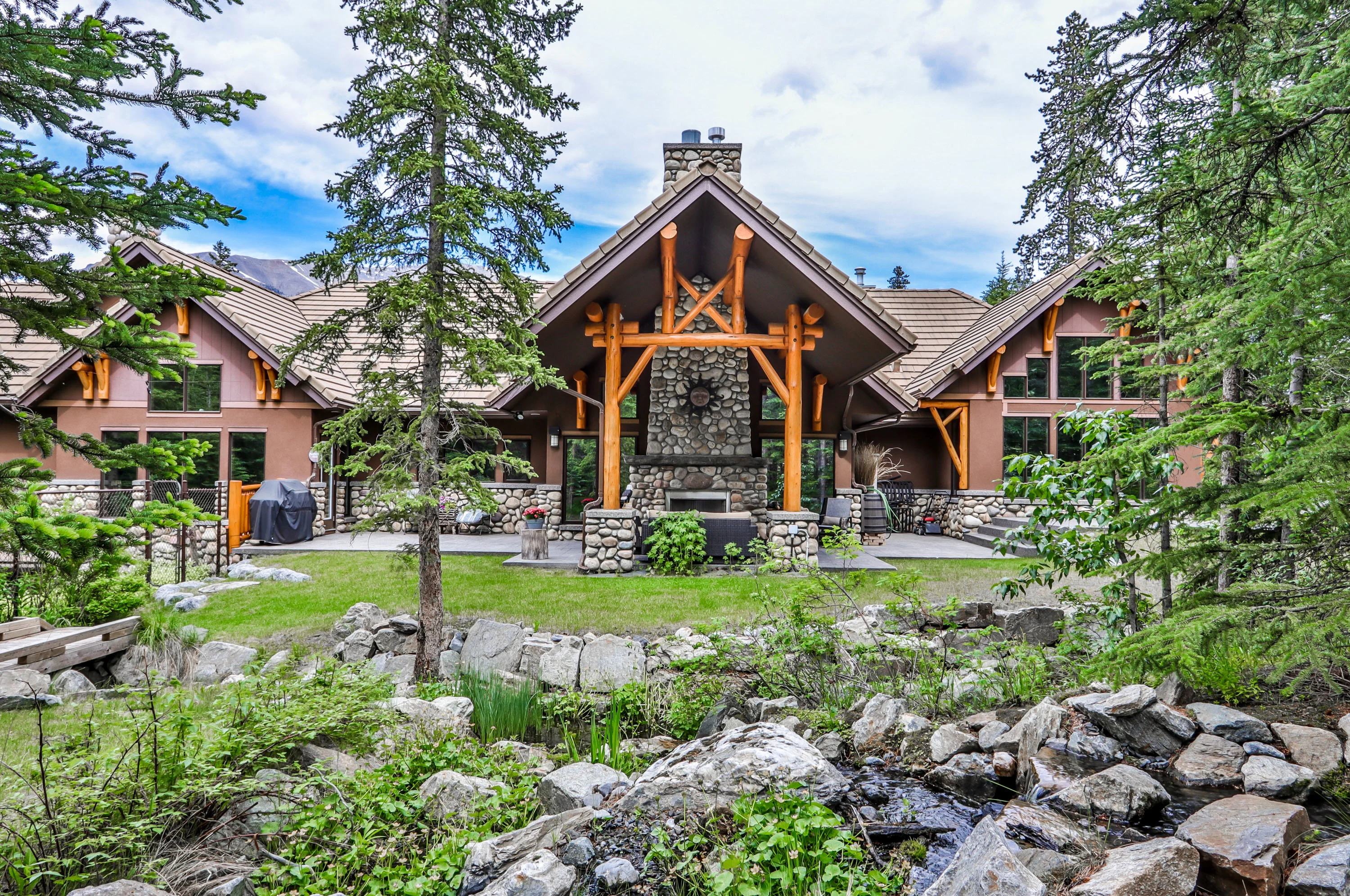 251 Miskow Close, Canmore, Alberta T1W 3G7, Canada - 251-miskow-close-canmore-alberta-canada34_tae17m
