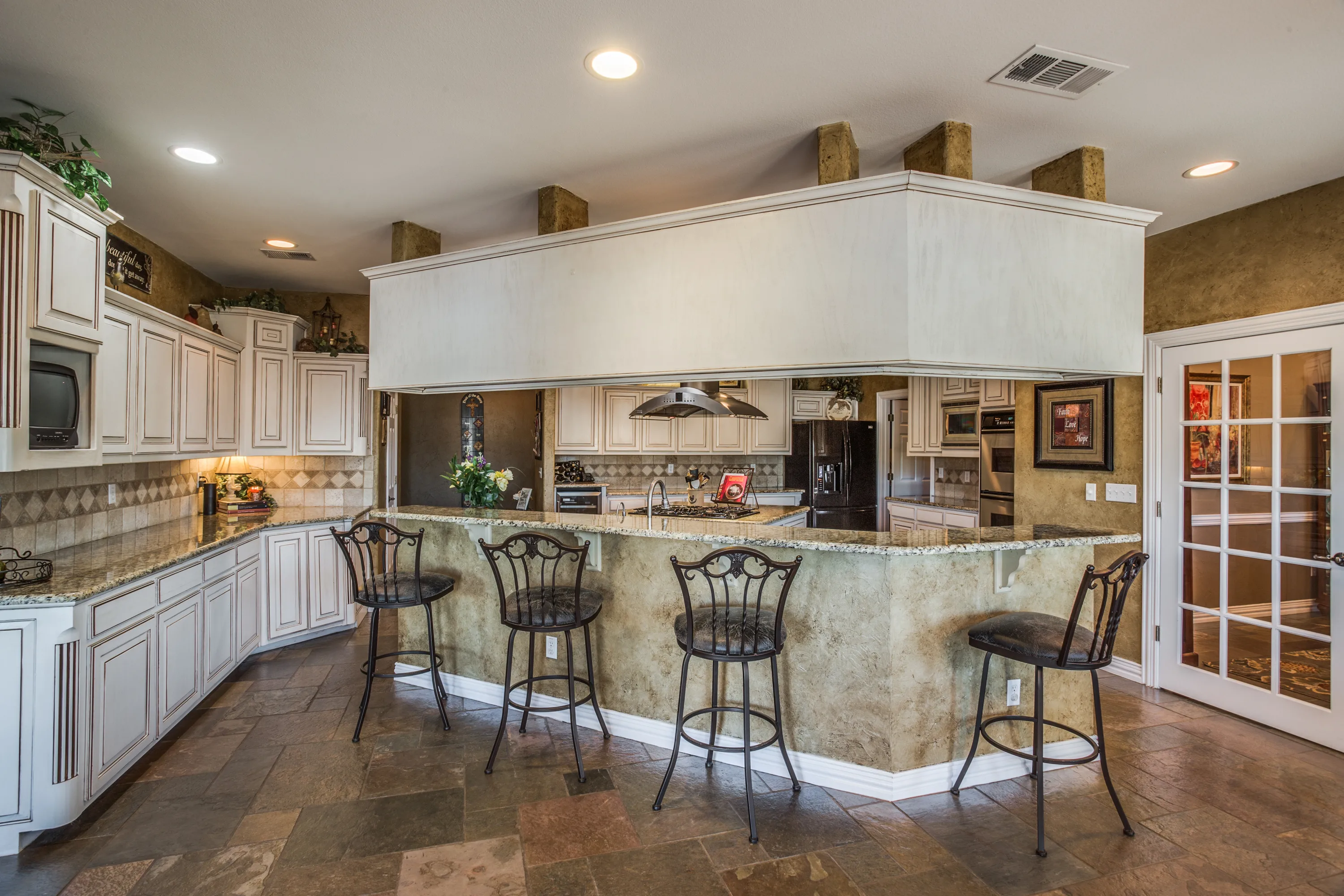 909 Little School Road, Dallas/Fort Worth, Texas 76060 - 909-little-school-road-kennedale-texas06_pmlqqd