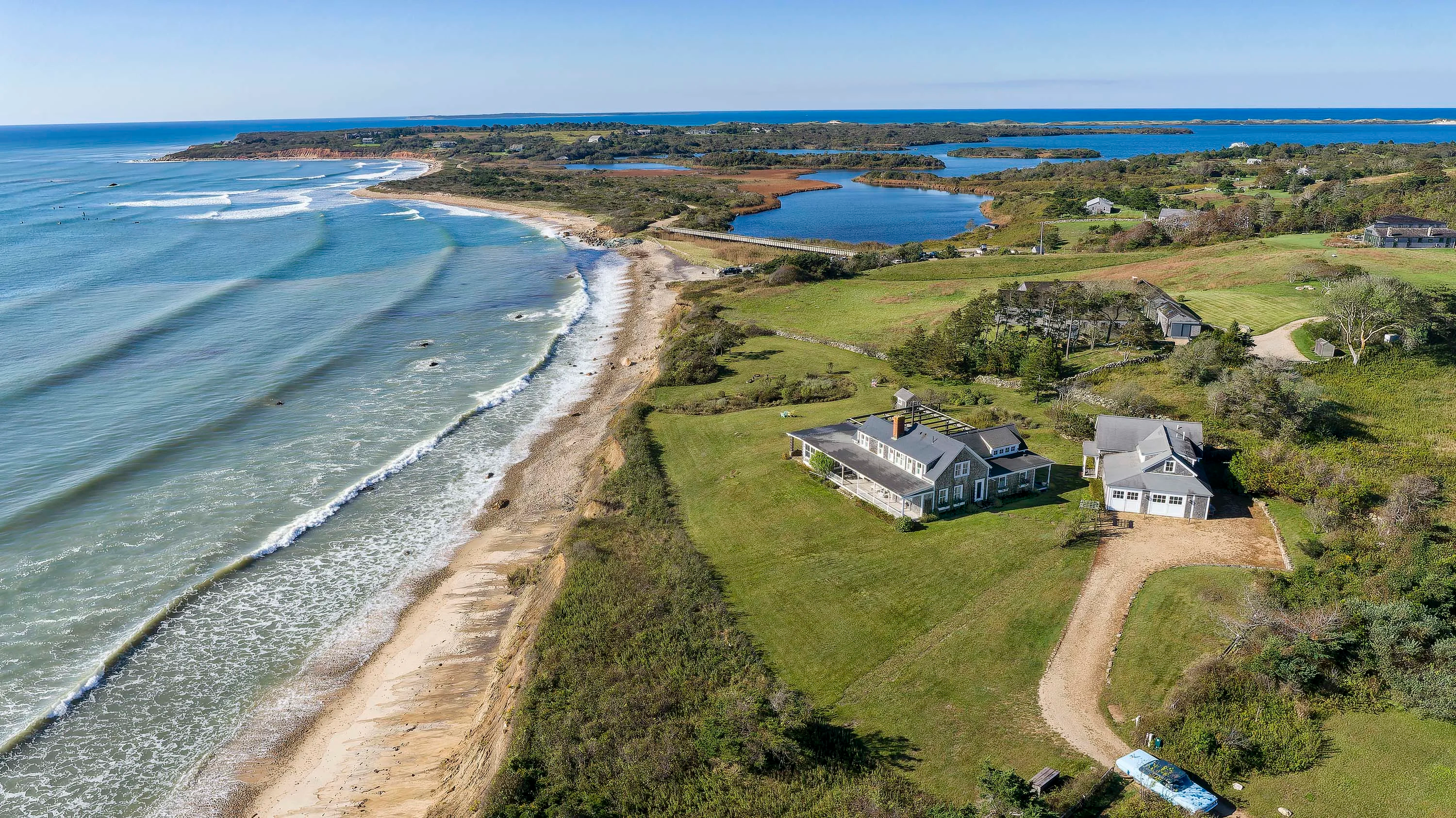 22 Quitsa Lane, Martha's Vineyard, Massachusetts 02535 - 22-quitsa-lane-chilmark-massachusetts_46_nmdq84