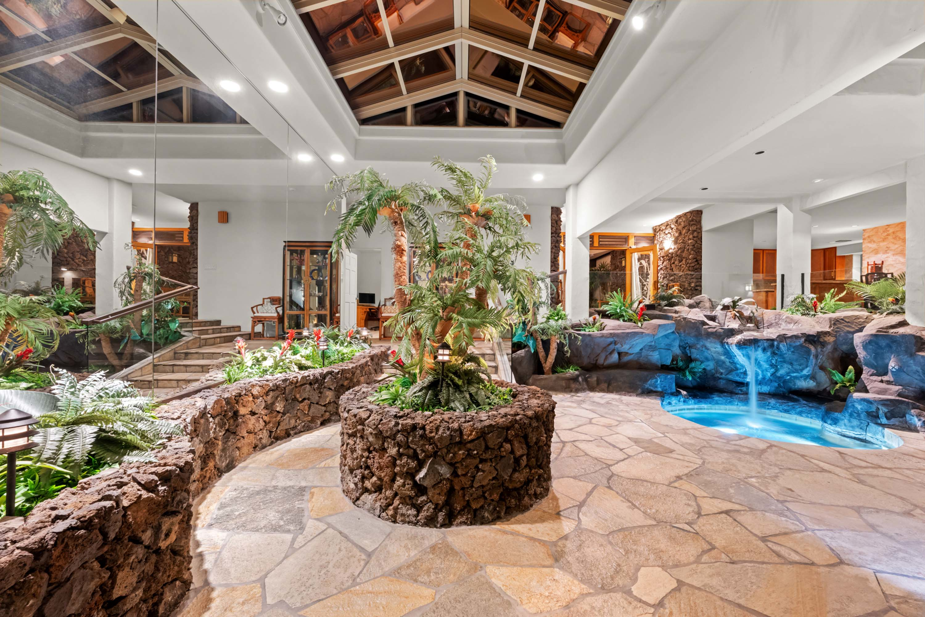 47 5163 and 5157 Lower Honoapiilani Rd, Lahaina, HI 96761 - Luxury Real Estate - Concierge Auctions