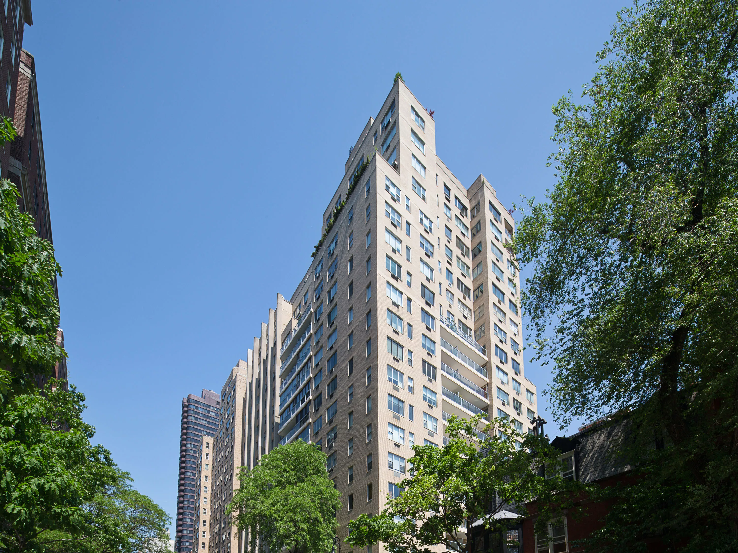 535 East 86th Street, 16A, New York City, New York 10028 - 535-e-86th-st-16a-new-york-city-ny-01-07-10-39-3939_crwu5d
