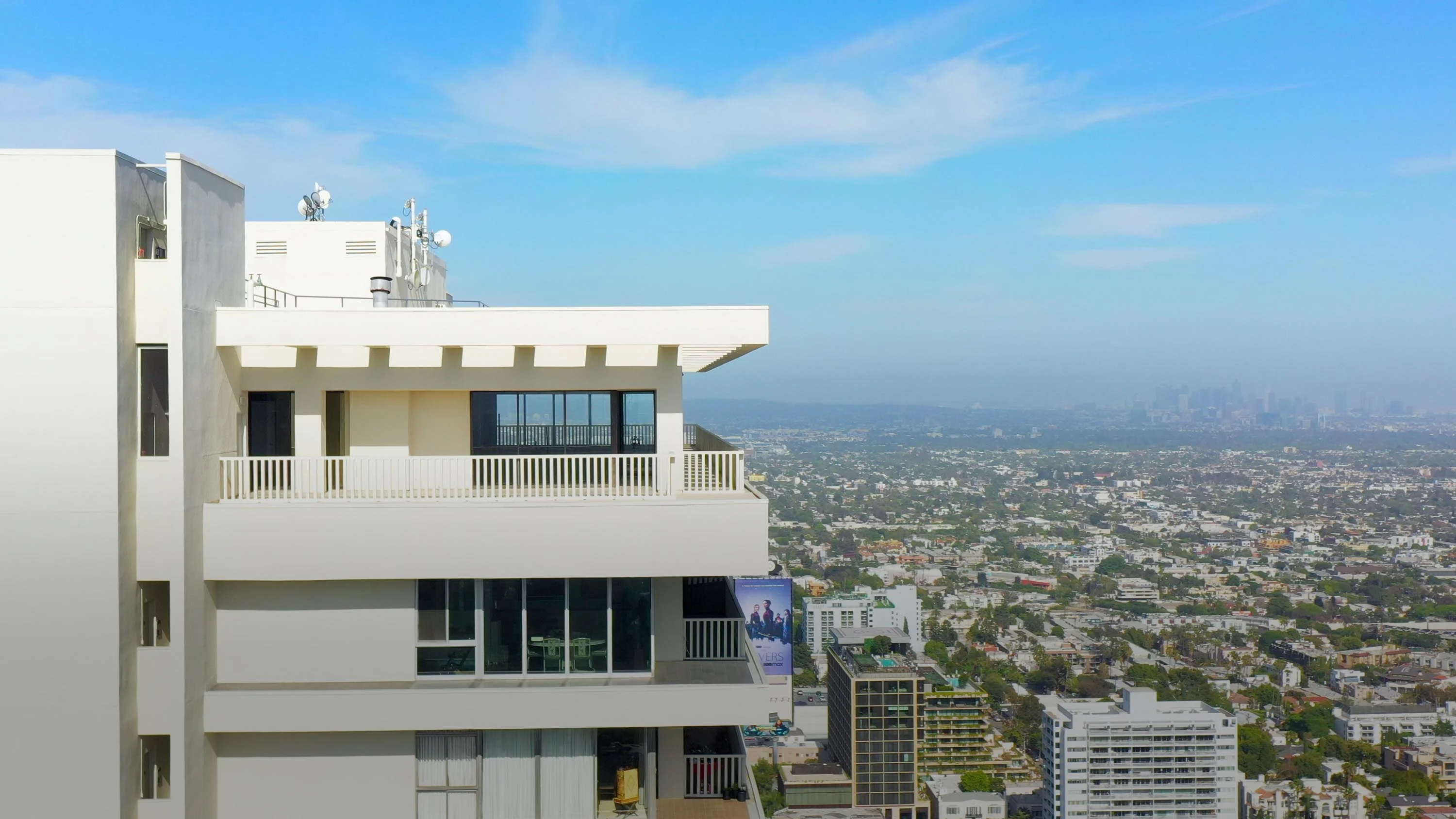 9255 Doheny Road PH1 and 2, West Hollywood/Beverly Hills, California 90069 - 9255-doheny-road-ph1-ph2-west-hollywood-california24_hv3soj