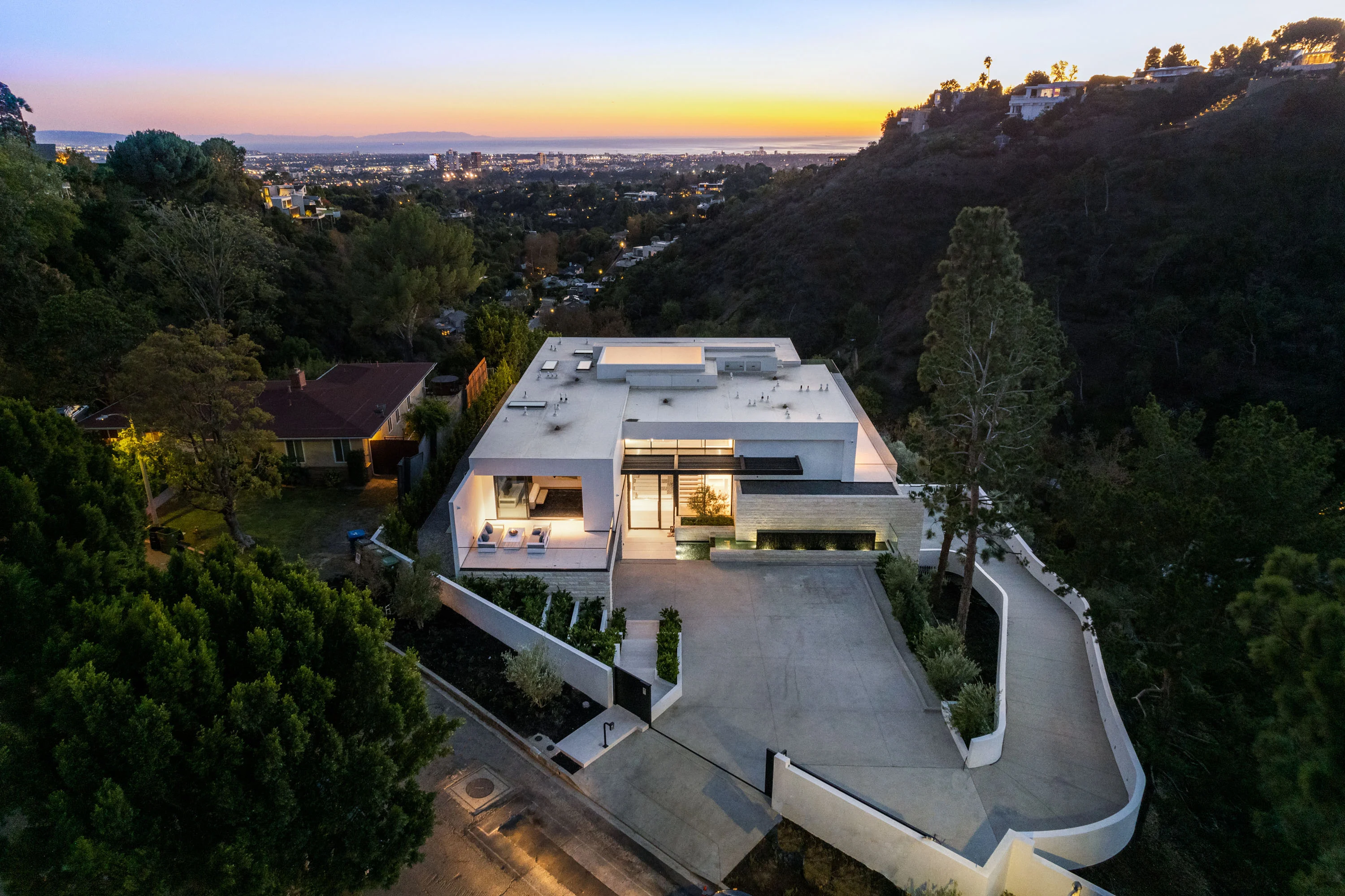 1035 Stradella Road, Bel Air, California 90077 | Concierge Auctions