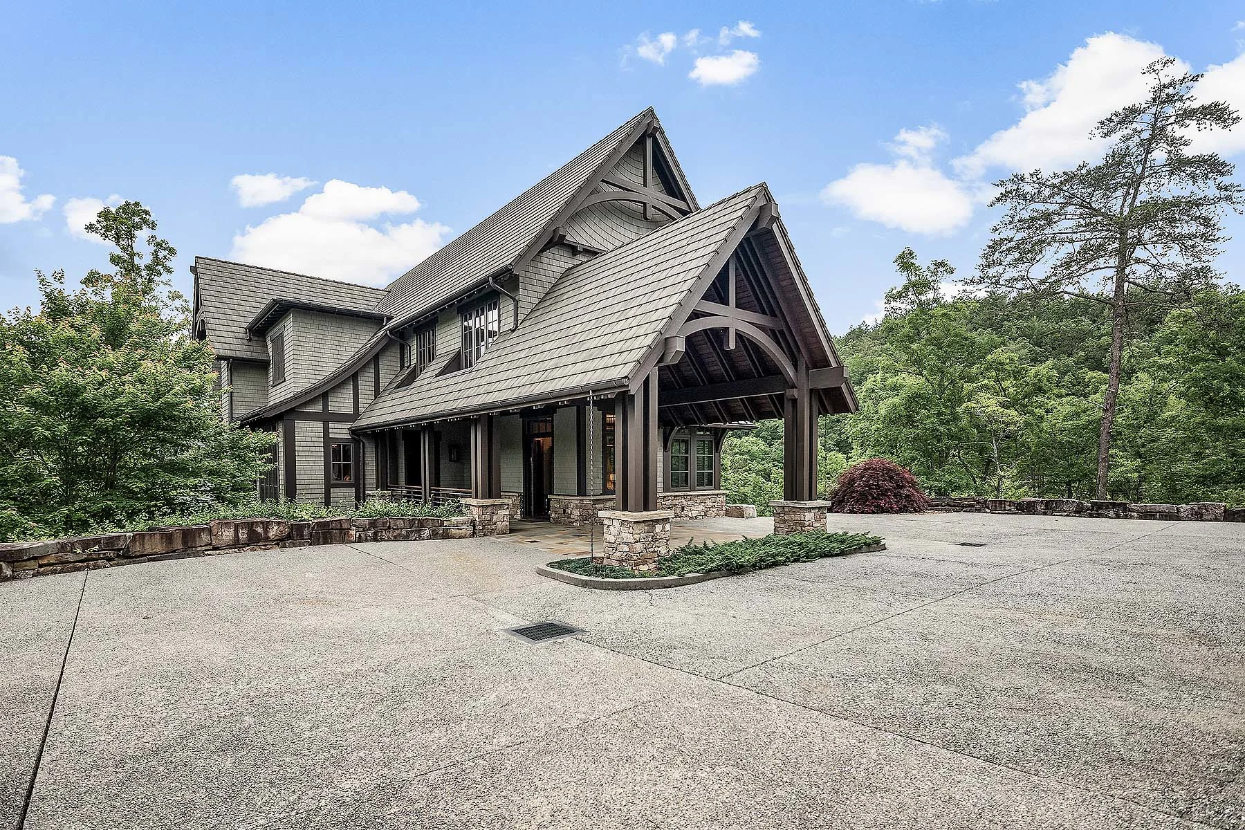 410 Lakewood Drive, Smoky Mountains, North Carolina 28713 - 410-lakewood-drive-bryson-city-north-carolina07_dybj2u