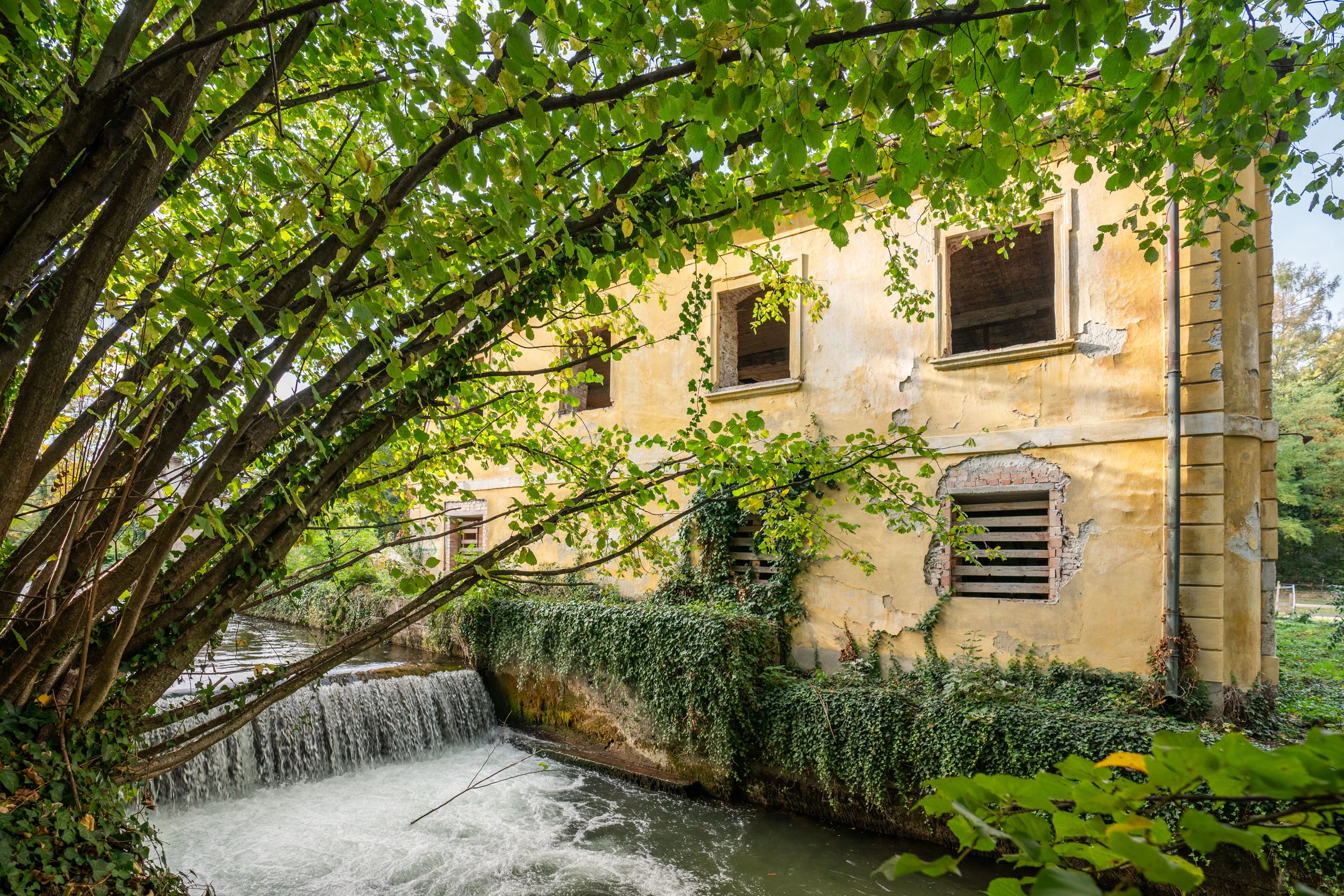 Schloss Stupache Allee, Stuppach, Near Vienna, Gloggnitz , Lower Austria - Mozarts-Last-Castle-40_rd7knj