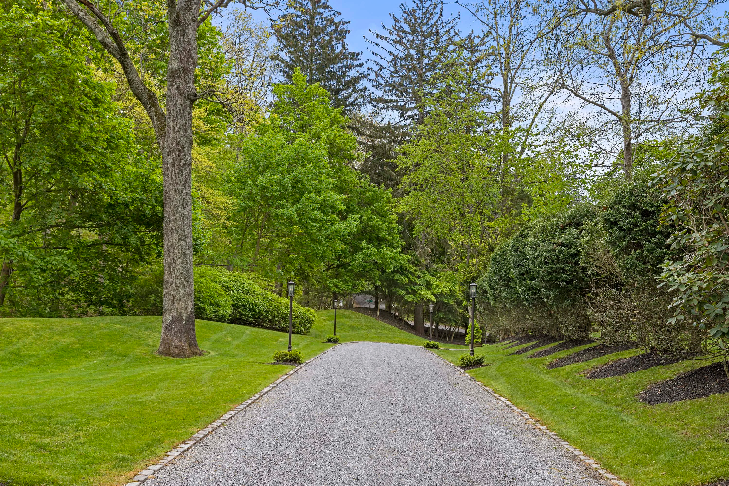 Swan Manor | 1 Swan Place, Nissequogue, Gold Coast, New York 11780 - 06_Swan_Manor_1_Swan_Place_Saint_James_NY_11780_sxzjmg