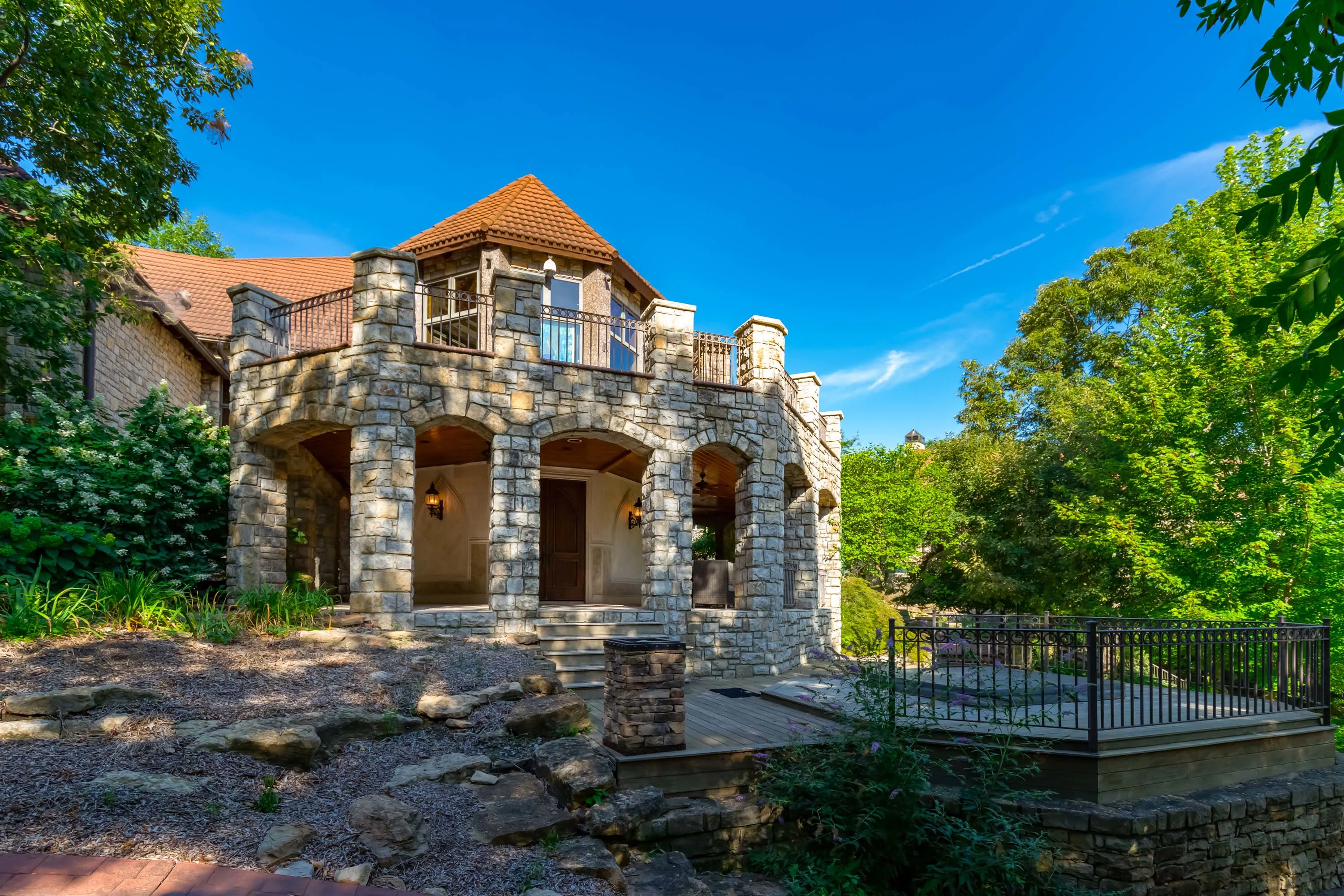 5225 Renner Road, Lake Quivira, Kansas City, Kansas 66217 - 5225-renner-road-lake-quivira-kansas-063_s1zbm1