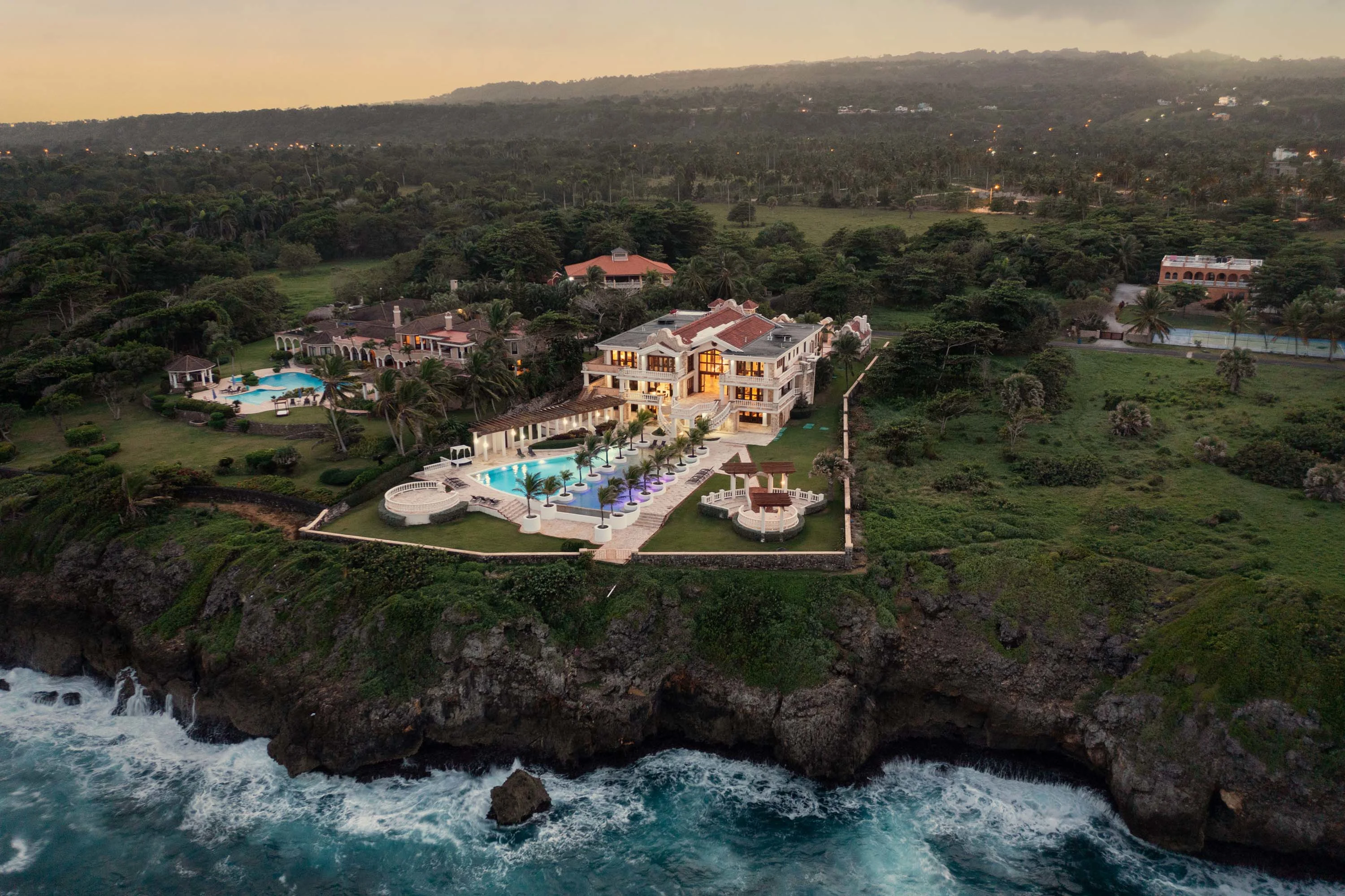 Orchid Bay Estate, Orchid Bay, Cabrera 33000, Dominican Republic - villa-castillo-del-mar-orchid-bay-cabrera-dominican-republic01_flvktd