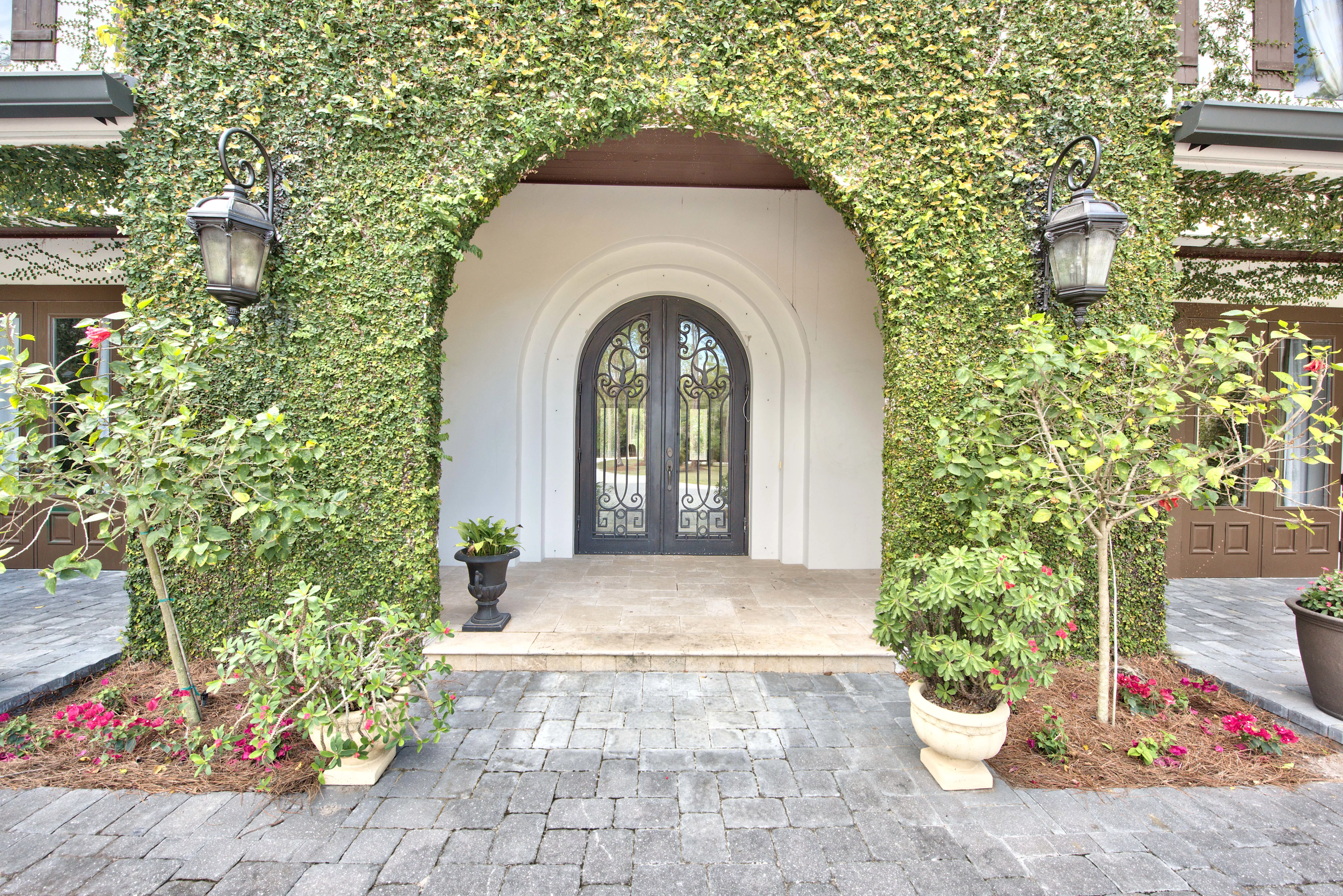 5190 Teak Wood Drive, Naples, Florida 34119 - 5190-teak-wood-drive-naples-florida03_uxminr