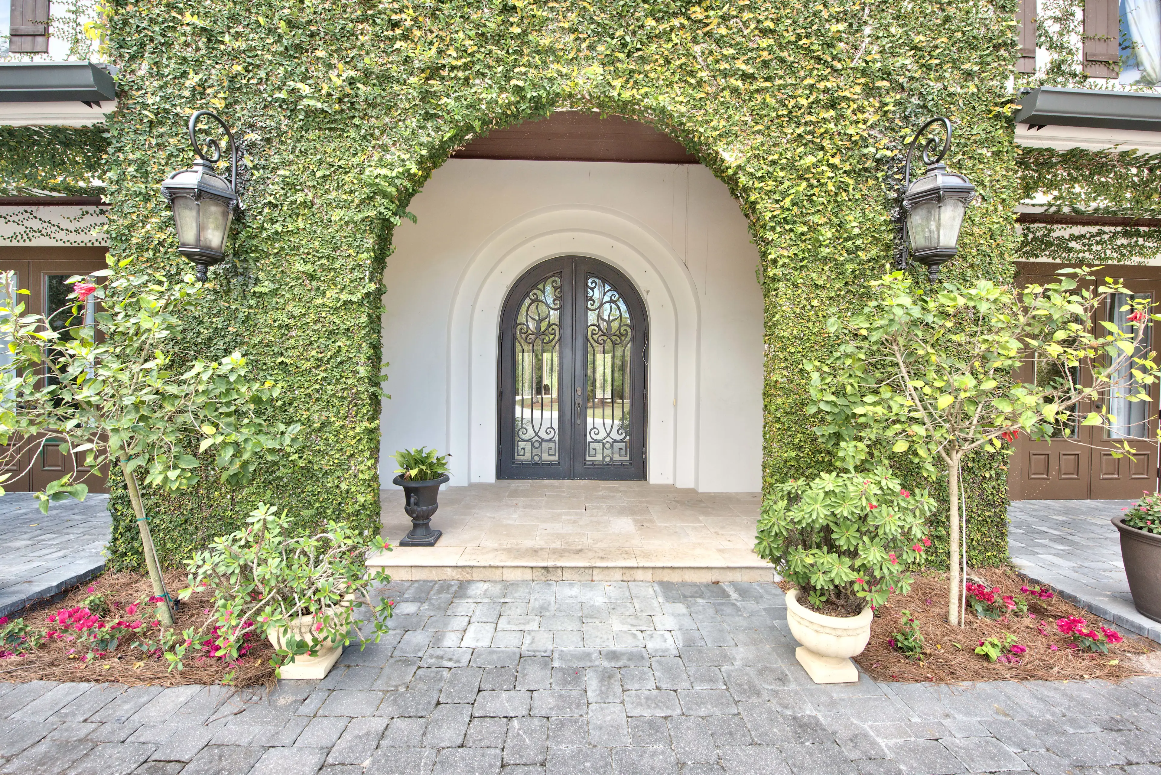 5190 Teak Wood Drive, Naples, Florida 34119 - 5190-teak-wood-drive-naples-florida03_uxminr