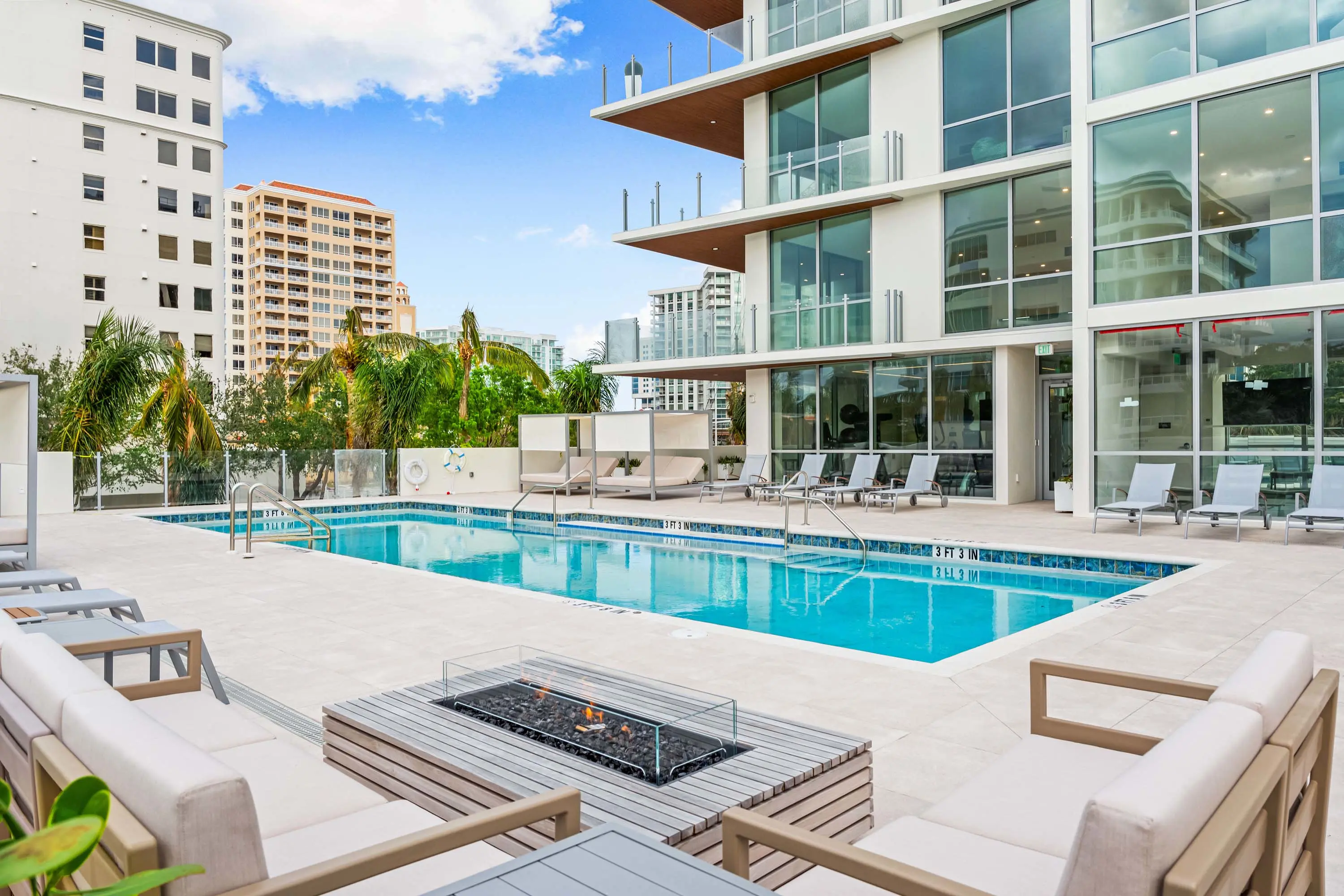 04 111 Golden Gate Point -Penthouse 701, Sarasota, FL 34236 - Luxury Real Estate - Concierge Auctions