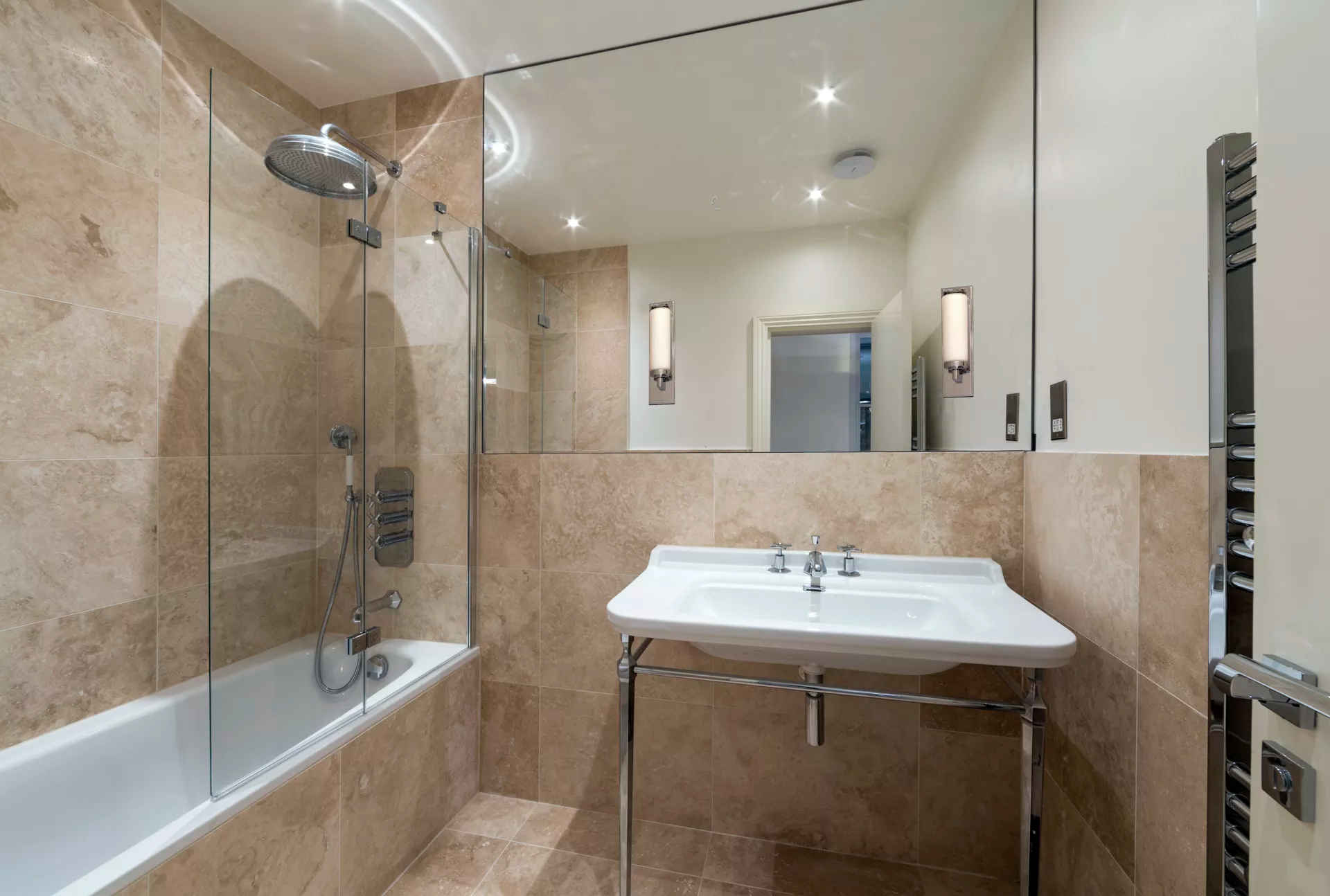 Garden Flat, 16 Redcliffe Square, Chelsea, London, England SW10, United Kingdom - 4814-024-19-12-55-5555_qvknrf