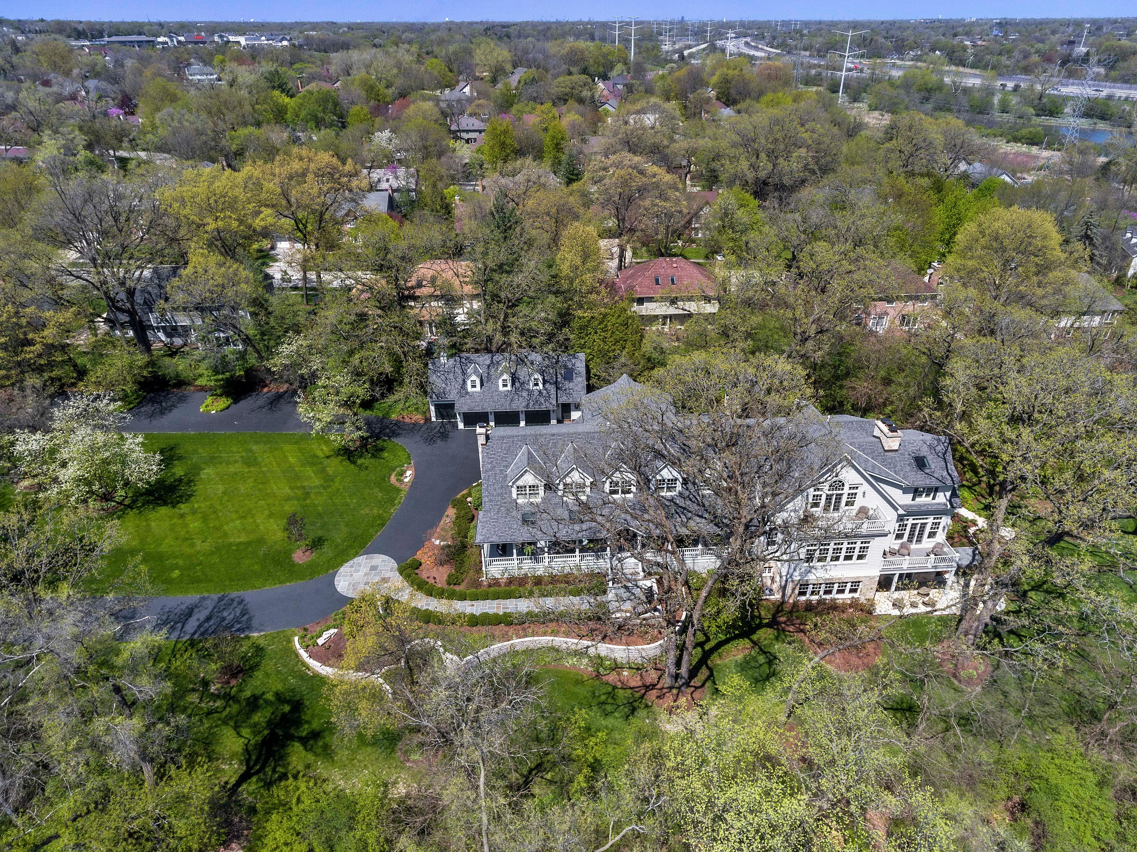 1S415 Sunnybrook Road, Near Chicago, Illinois 60137 - 1s415-sunnybrook-road-glen-ellyn-il_01_mzxcmz