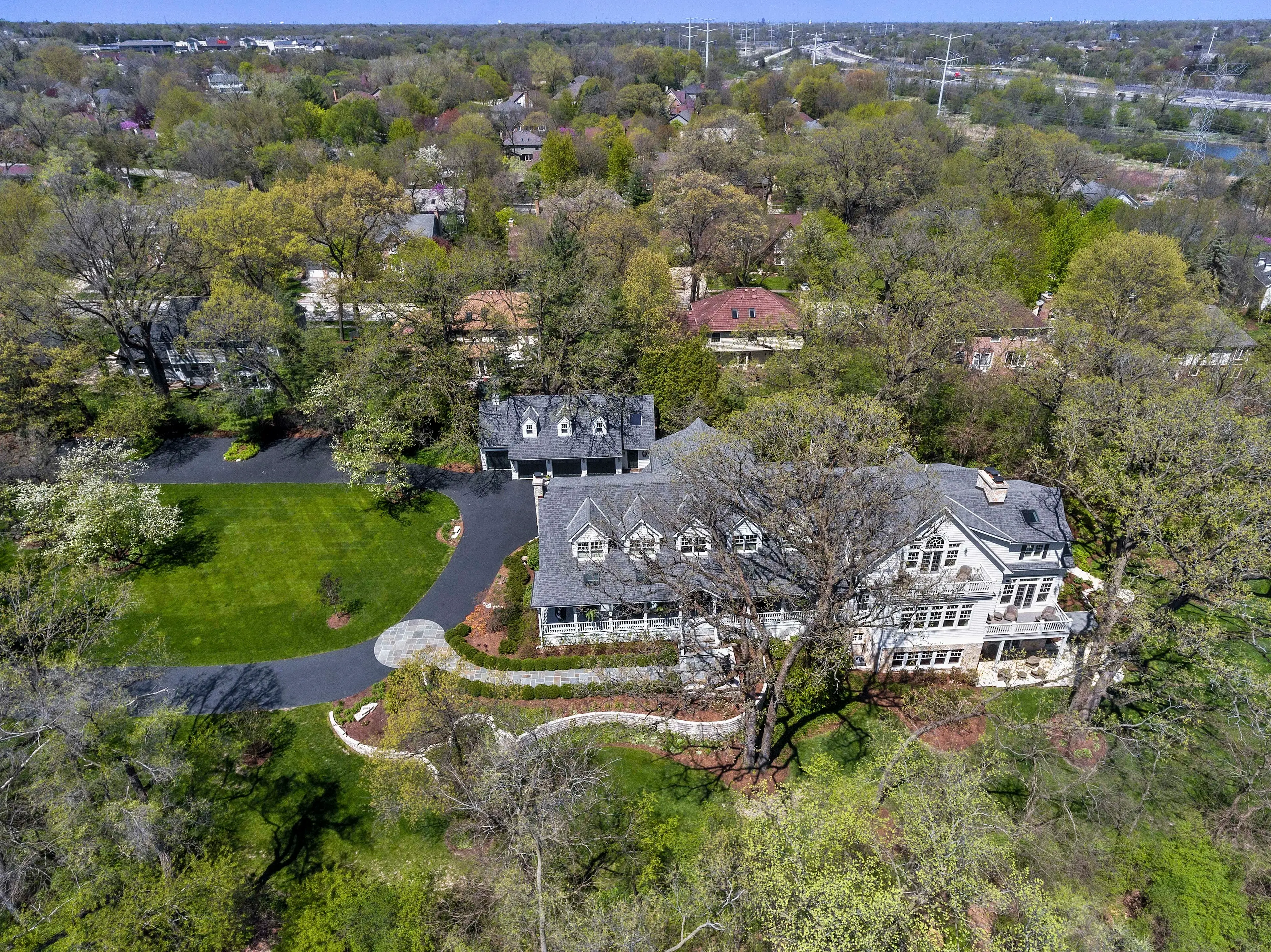 1S415 Sunnybrook Road, Near Chicago, Illinois 60137 - 1s415-sunnybrook-road-glen-ellyn-il_01_mzxcmz