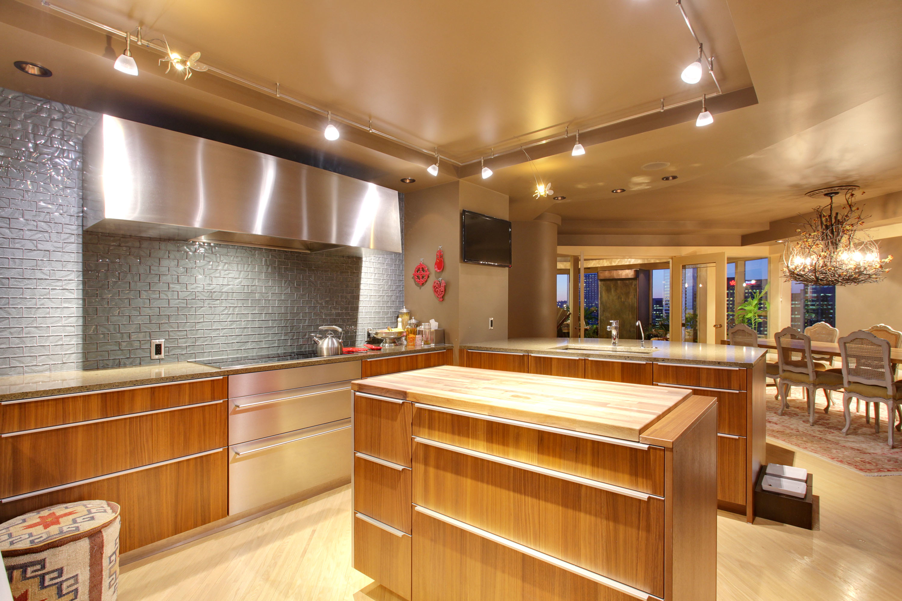 #2420, 720-13th Avenue SW, Beltline, Calgary, Alberta T2R 1M5, Canada - 2420_720_13th_Avenue_SW_Beltline_Calgary_Canda_15_zbf9ry