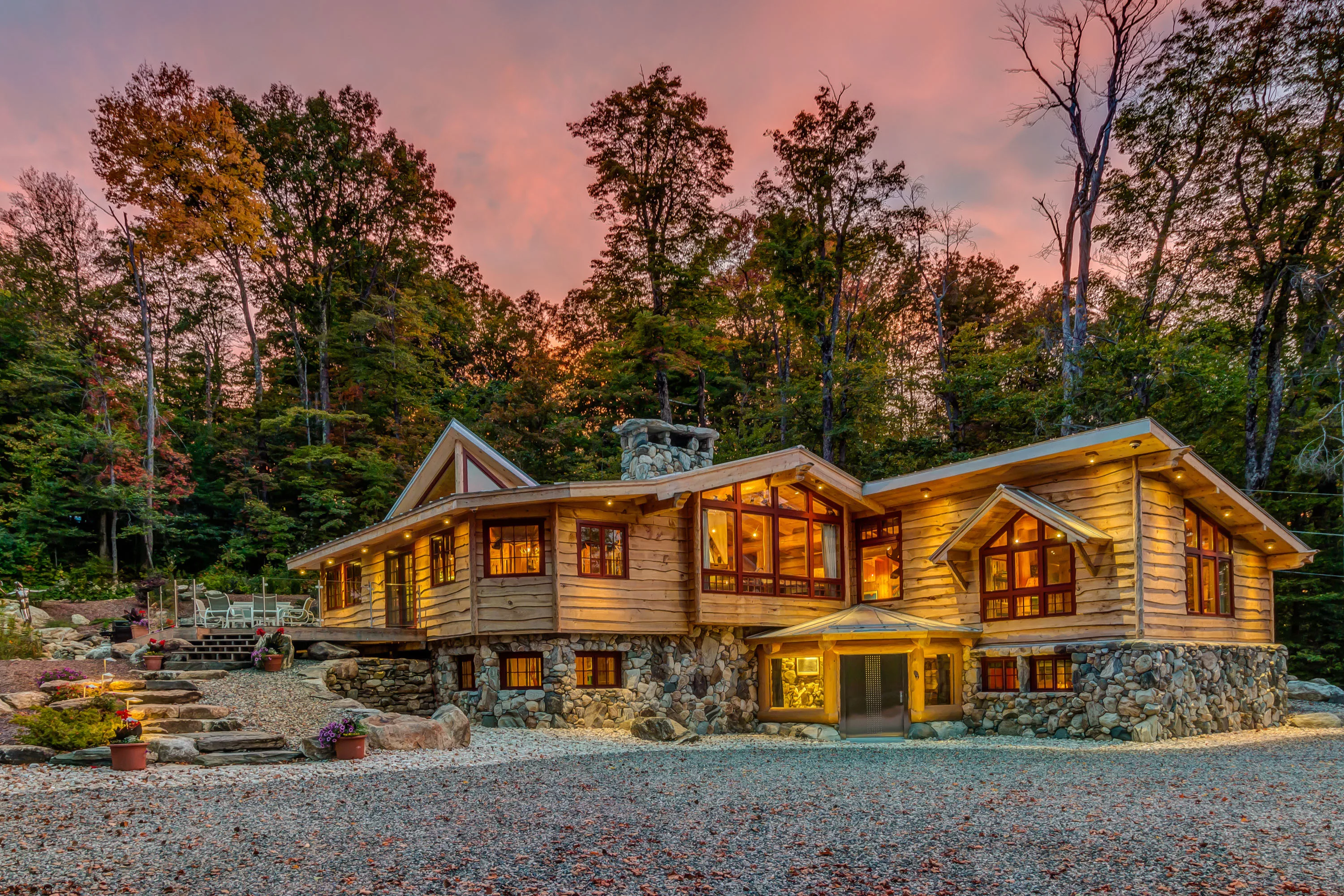 50 Quarter Mile Road, Stratton, Vermont 05340 - hauser_am_berg_01_p4ak7f