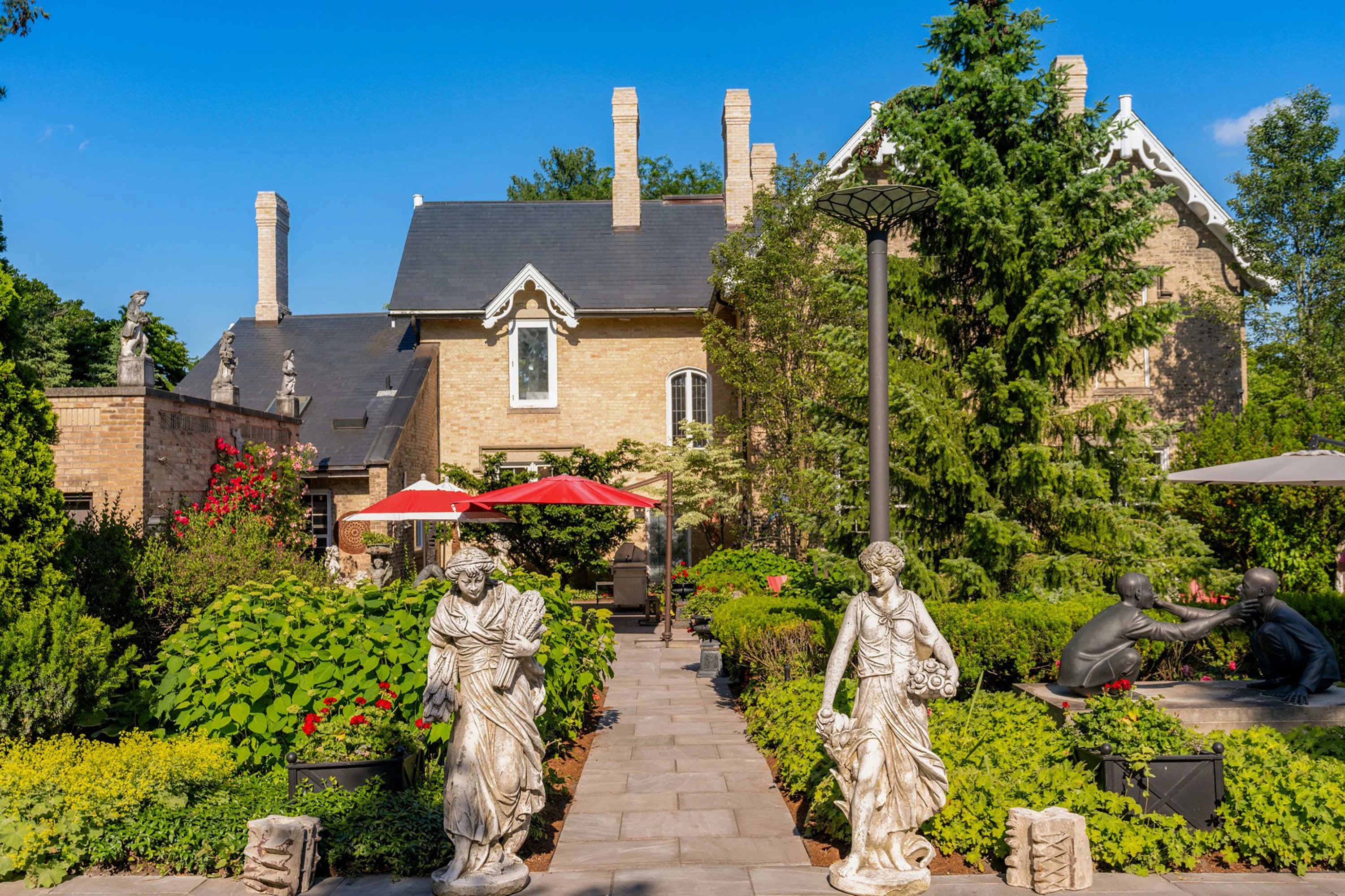 1 Banfield Street, Paris, Near Toronto, Ontario N3L2N3, Canada - 5_-_23-web-or-mls-ARW06888_cjsvfs
