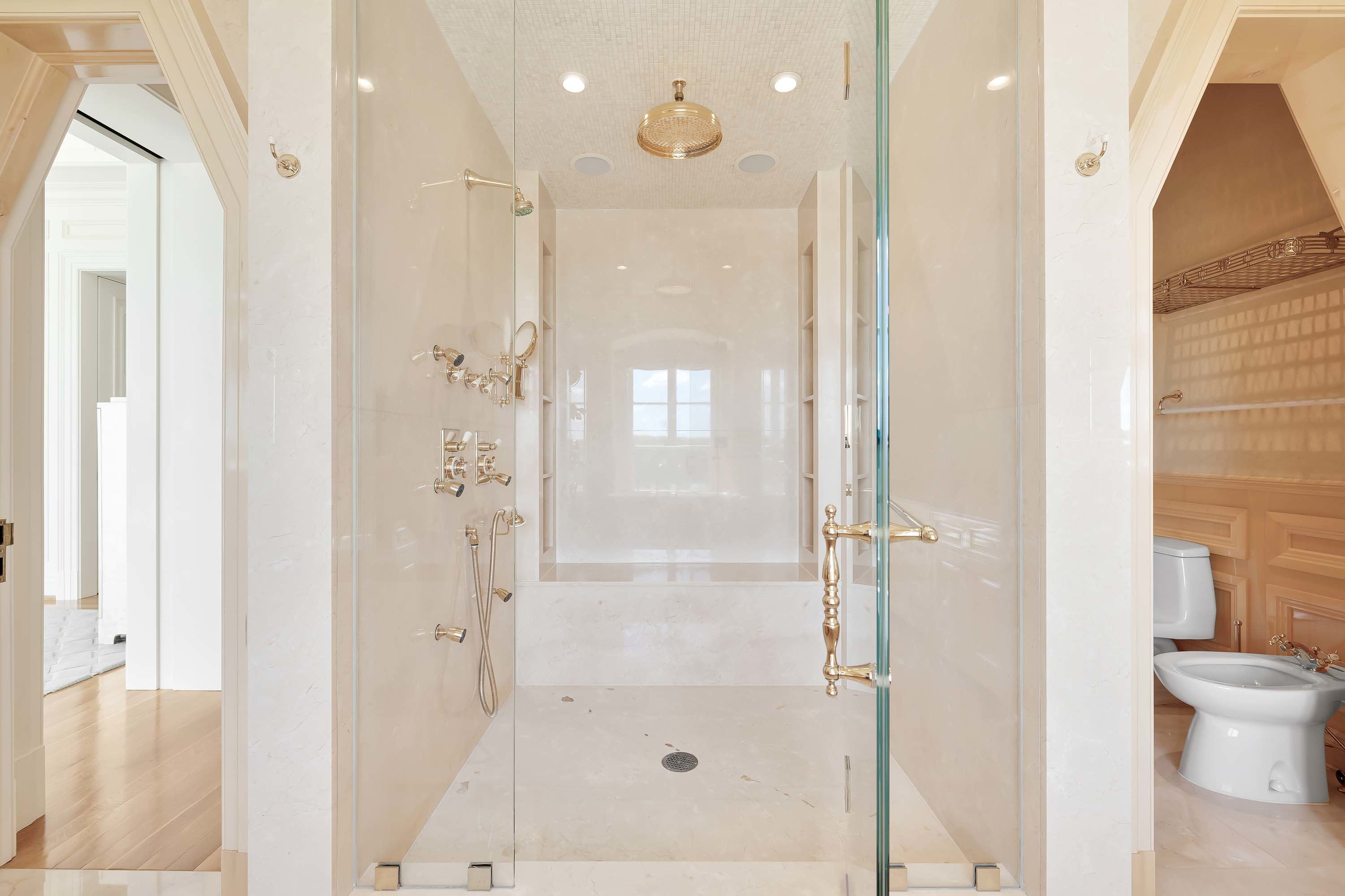 31 11900 River Rd, Potomac, MD 20854 - Luxury Real Estate - Concierge Auctions