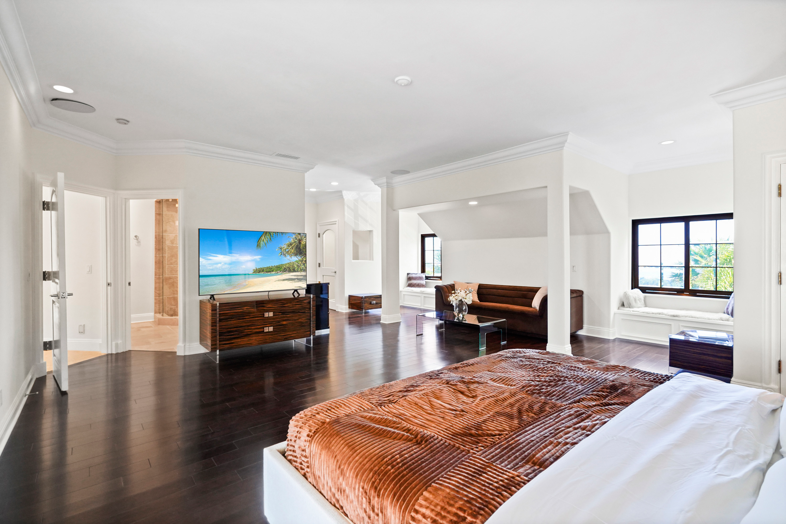 43 13320 Mulholland Drive - Luxury Real Estate - Concierge Auctions