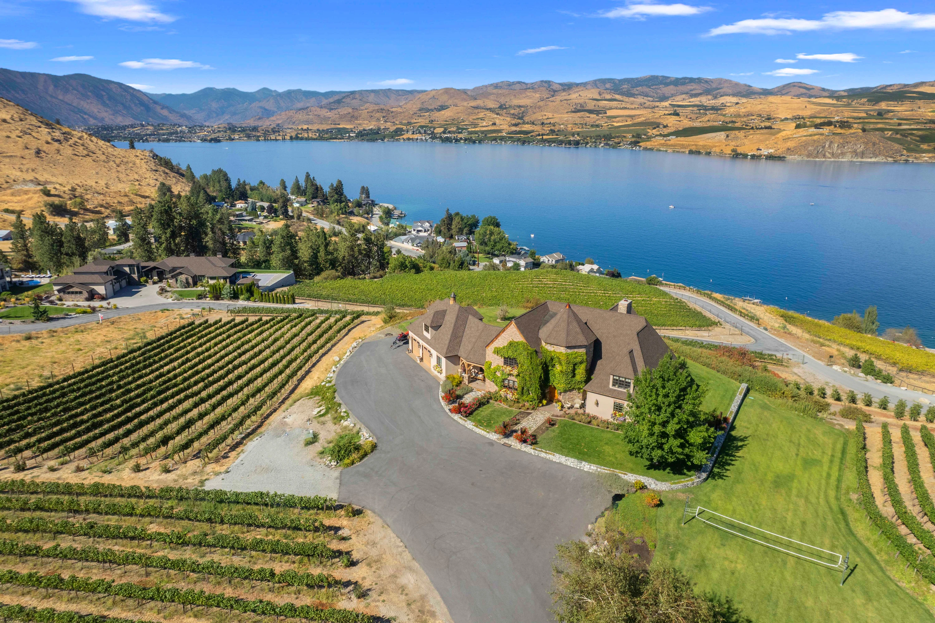Lake Chelan Winery Empire 01