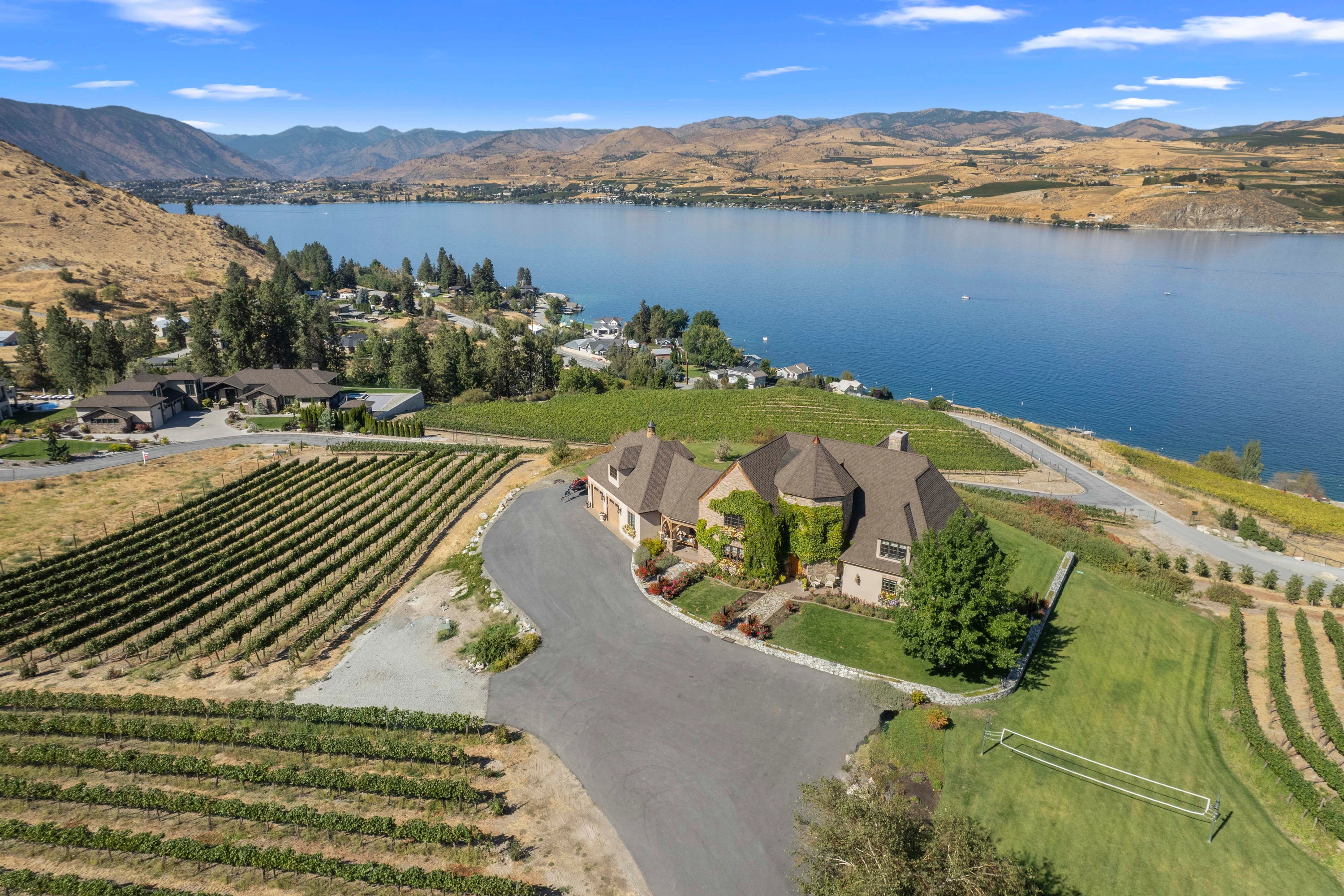 Lake Chelan Winery Empire 01