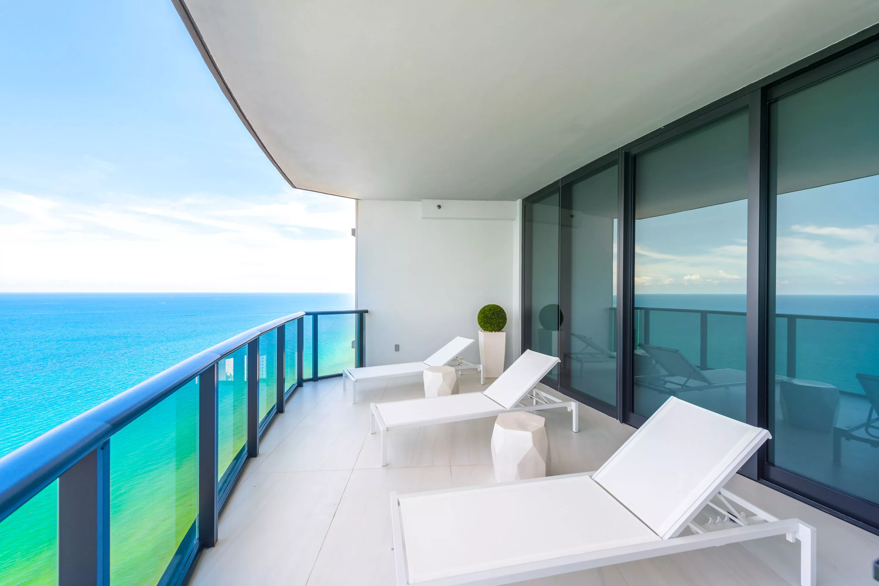 18555 Collins Avenue Apt 3605, Porsche Design Tower, Miami, Florida 33160 - porsche-design-tower-residence-3605-18555-collins-avenue-sunny-isles-beach-florida29_d9jyaf