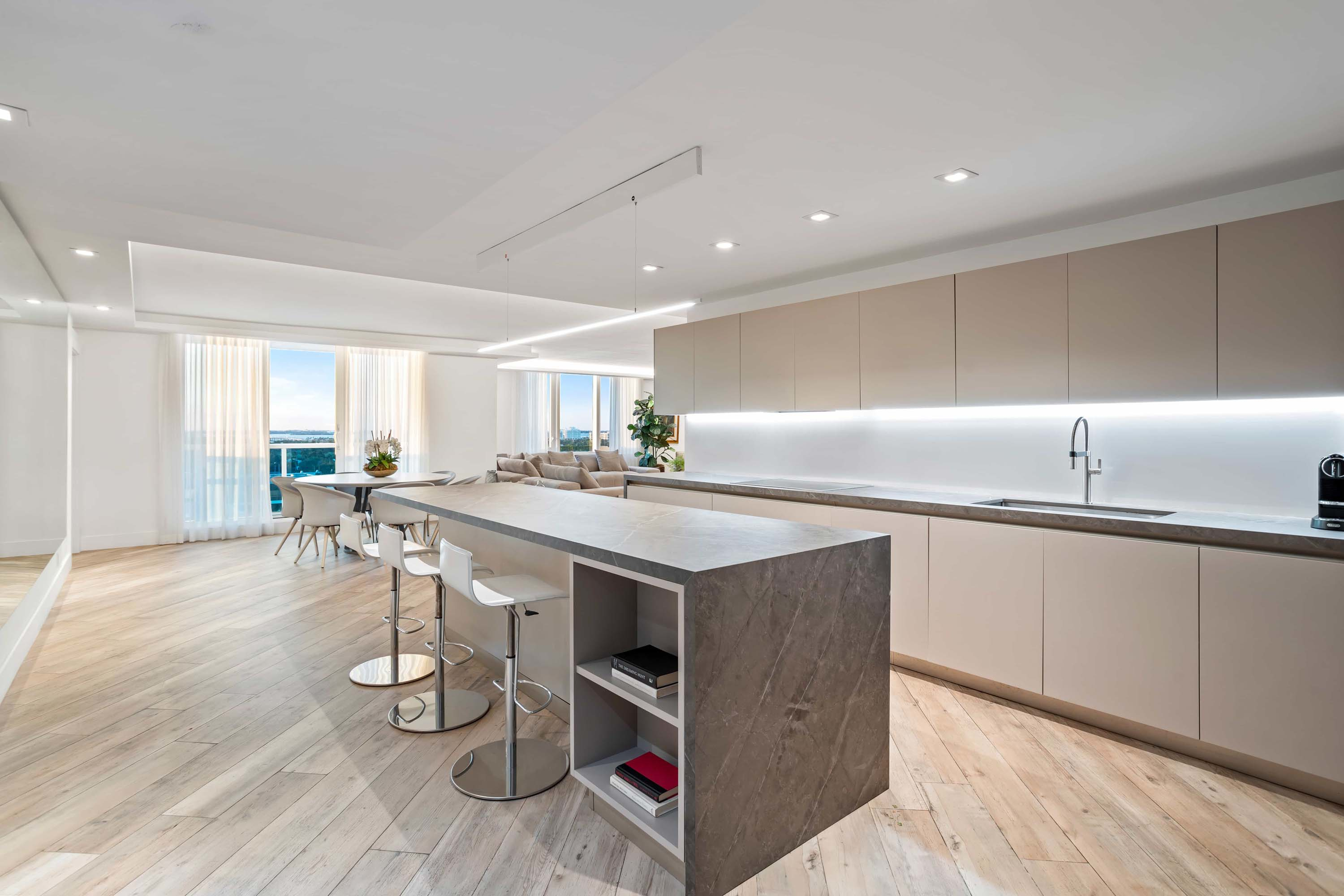 10 2301 Collins Ave Apt 1432 - Luxury Real Estate - Concierge Auctions