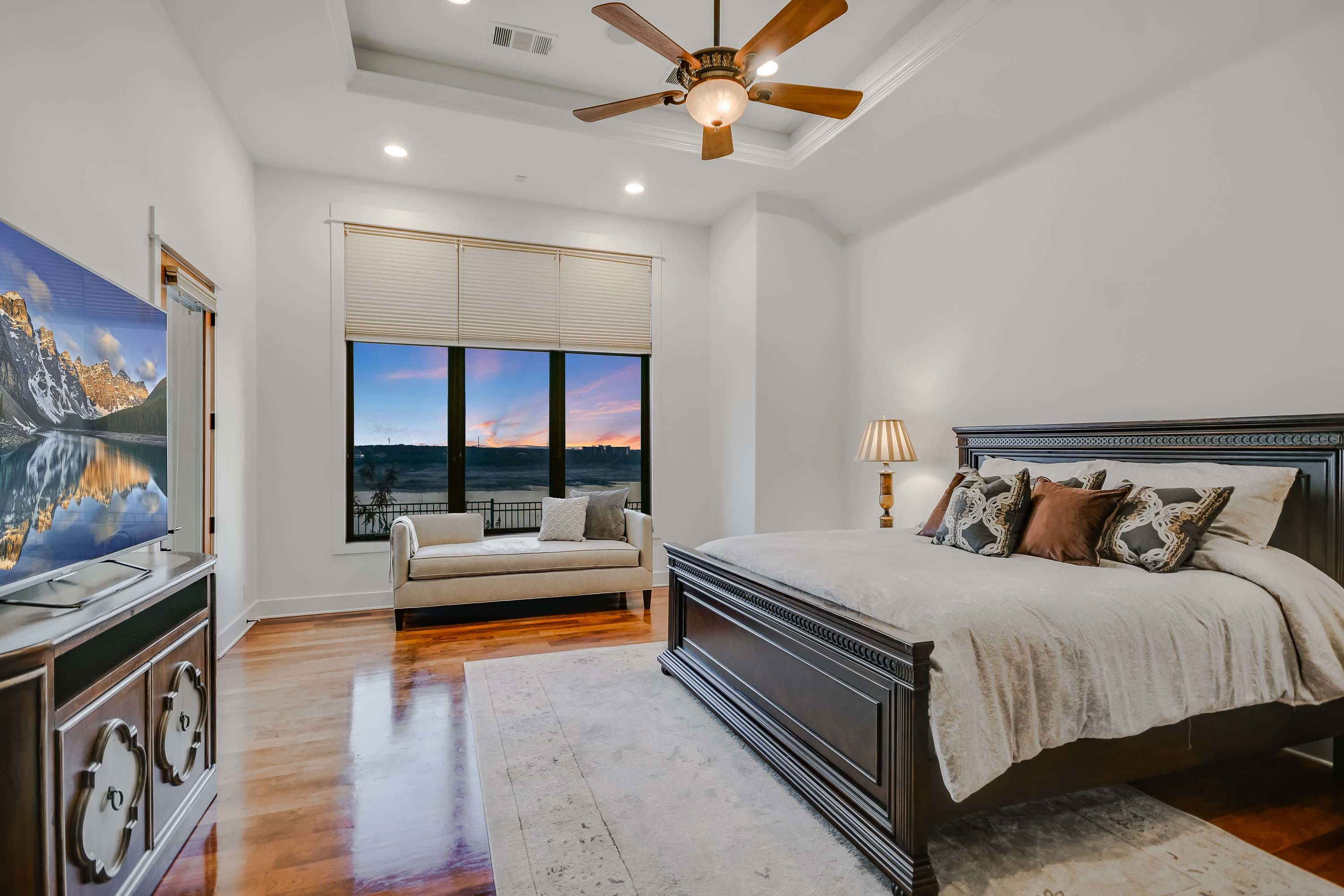 16 6504 Lantern View Dr - Luxury Real Estate - Concierge Auctions