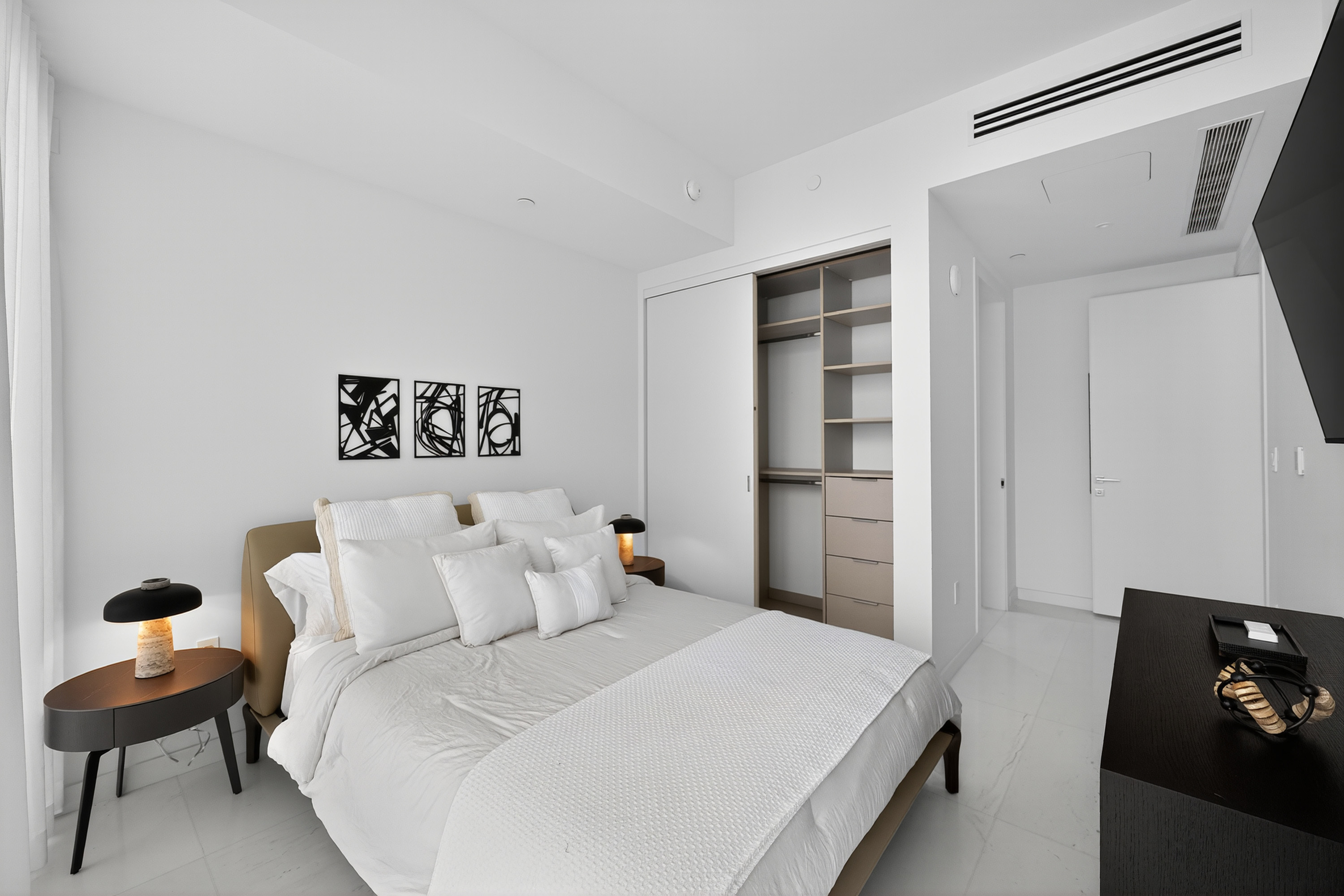 012 300 Biscayne Boulevard Way