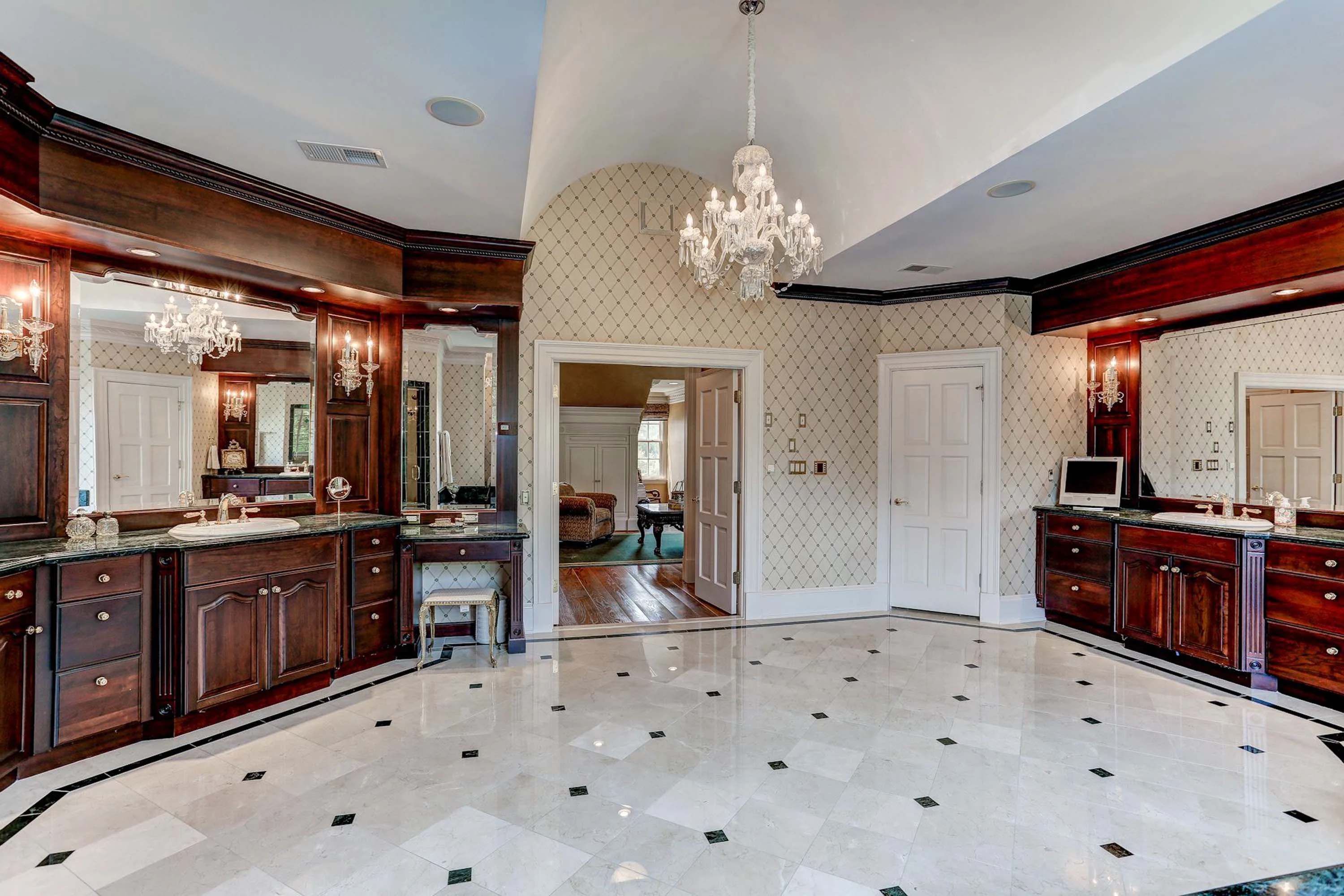 7984 Georgetown Pike, Near Washington D.C., Virginia 22102 - 7984-georgetown-pike-mclean-virginia23_nlqozf