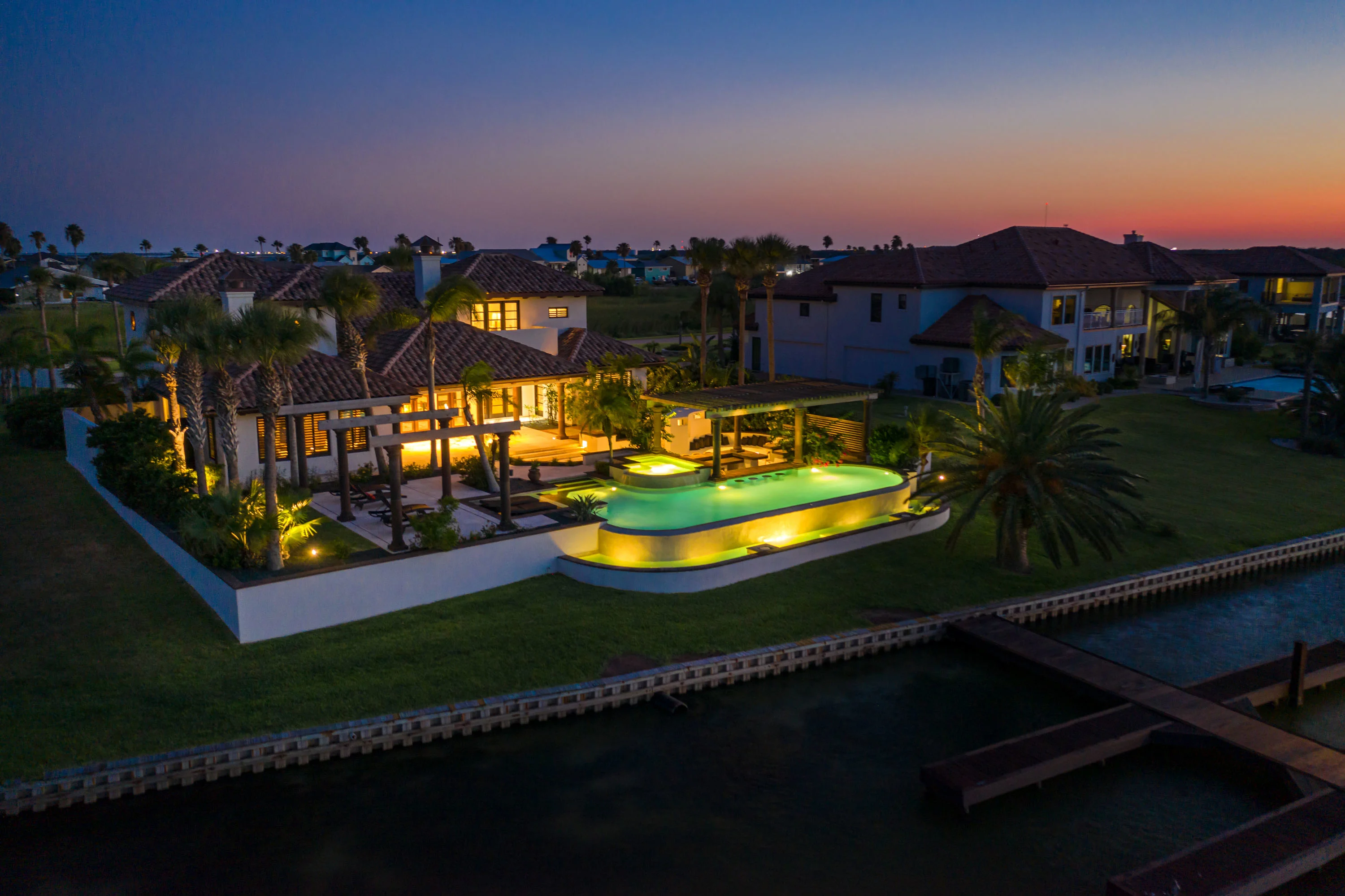 16 La Buena Vida Drive, Rockport, Texas Coast, Texas 78336 - casa-mombasa-16-la-buena-vida-drive-aransas-pass-texas01_ct7t8e