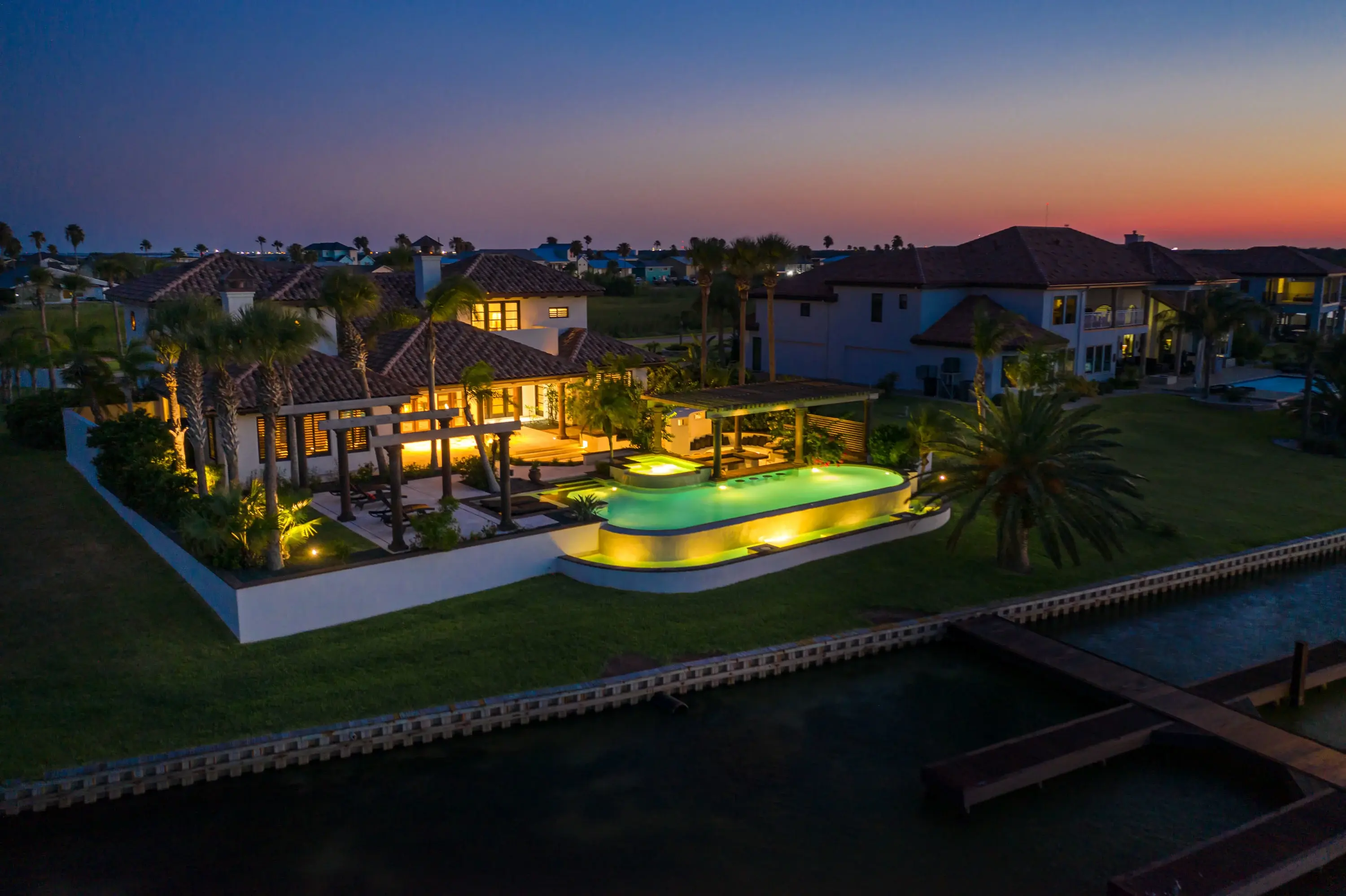 16 La Buena Vida Drive, Rockport, Texas Coast, Texas 78336 - casa-mombasa-16-la-buena-vida-drive-aransas-pass-texas01_ct7t8e