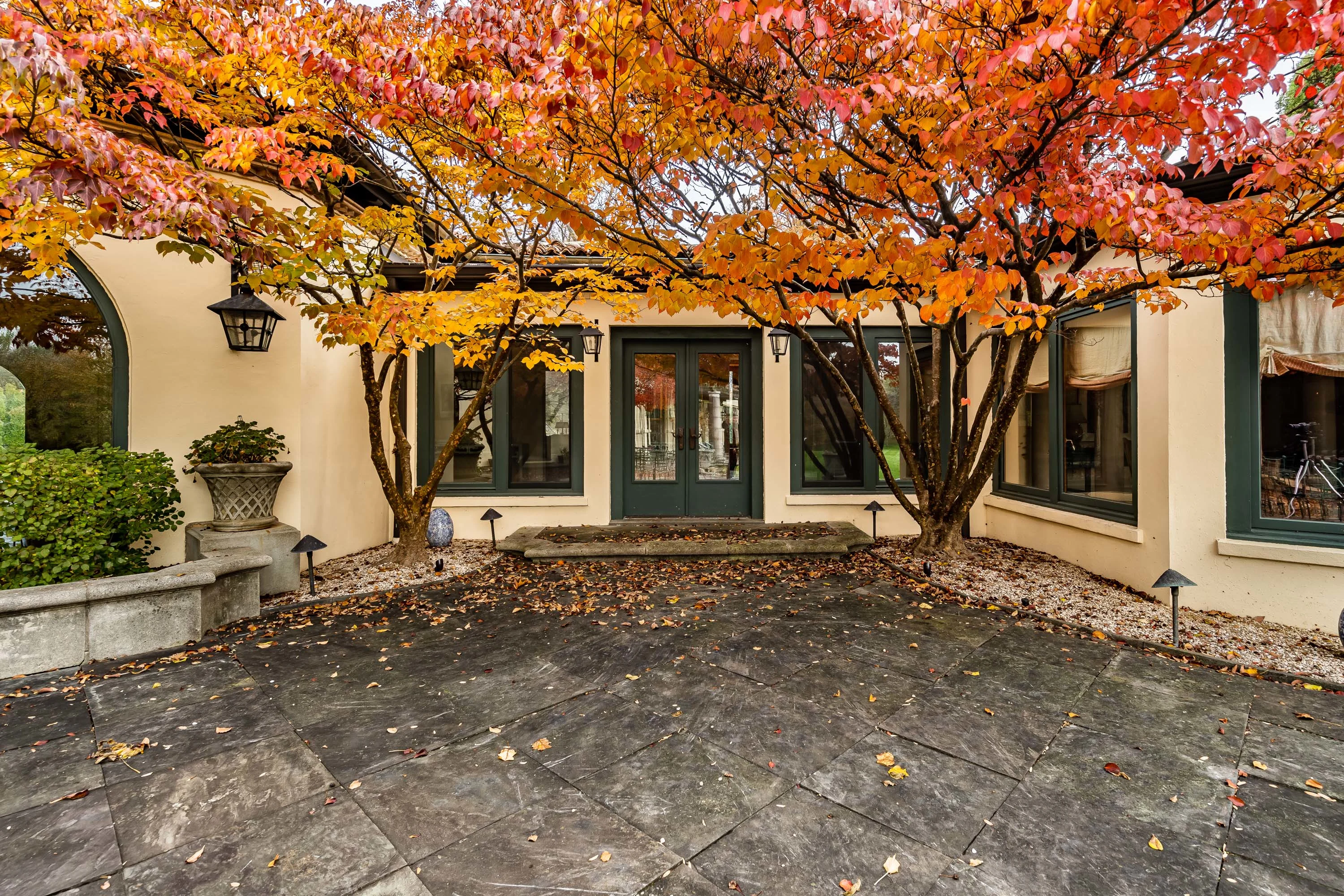 100 Springhouse Lane, Near Philadelphia, Pennsylvania 19073  - 100-springhouse-lane-newtown-square-pennsylvania46_umtvp4