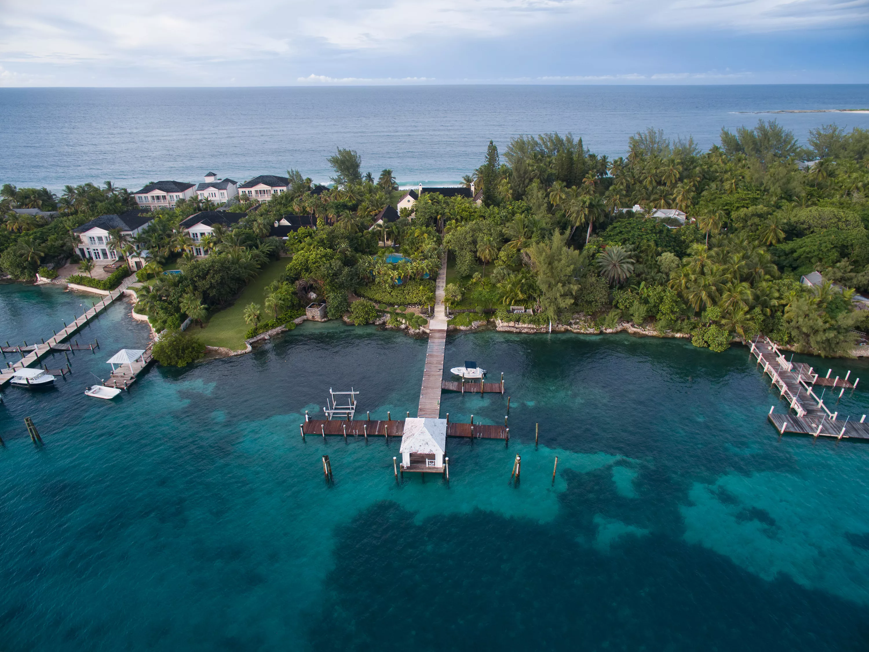 Paradise Island,  , Bahamas - kilkee-house-paradise-island-nassau-bahamas-luxury-real-estate-2_sgsquu