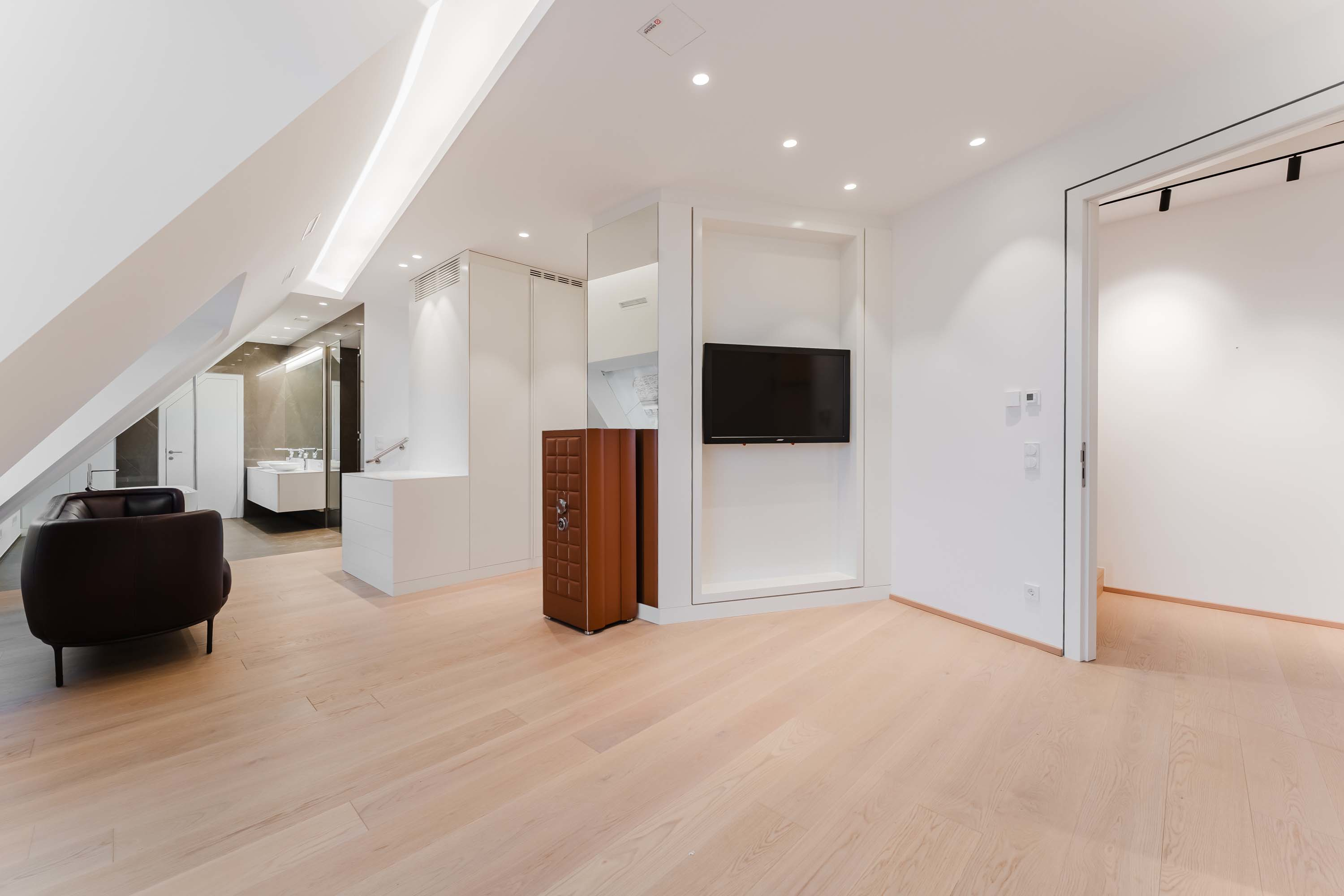 16 ARGOS by Zaha Hadid - Luxury Real Estate - Concierge Auctions