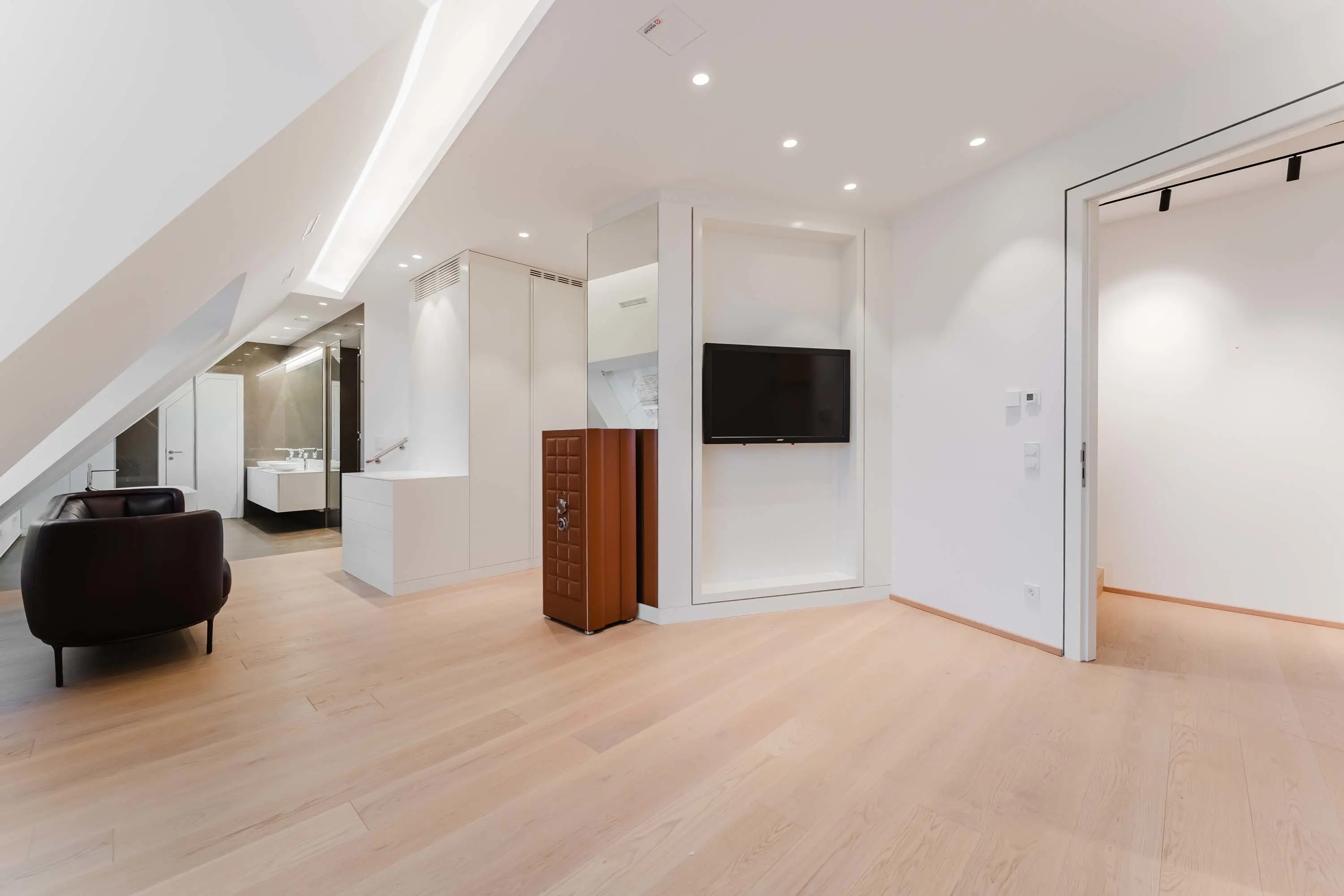 16 ARGOS by Zaha Hadid - Luxury Real Estate - Concierge Auctions
