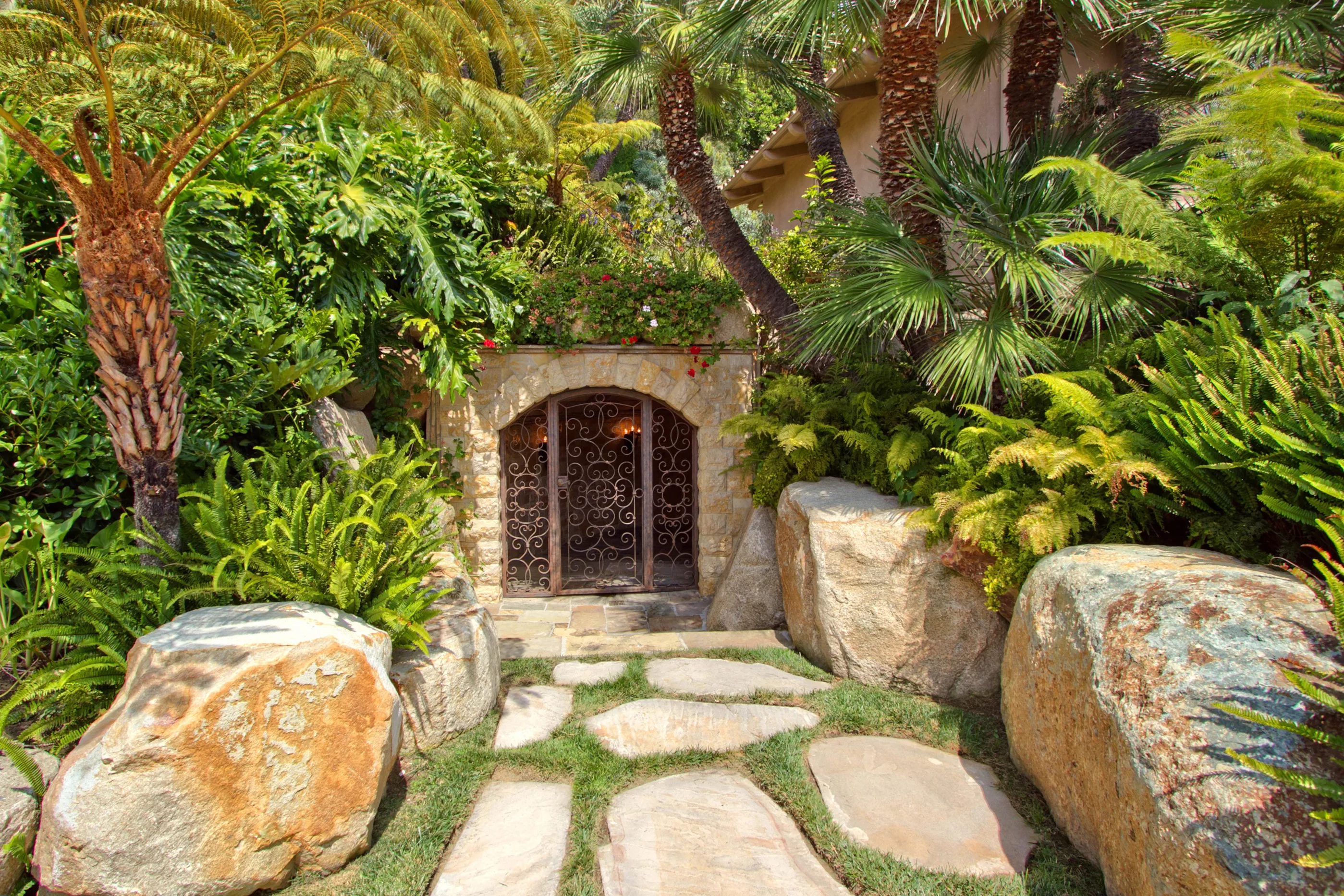 15651 Puerta Del Sol Road, Rancho Santa Fe, California 92067 - casa-del-sol-15651-puerta-del-sol-road-luxury-real-estate-46_zbwigi