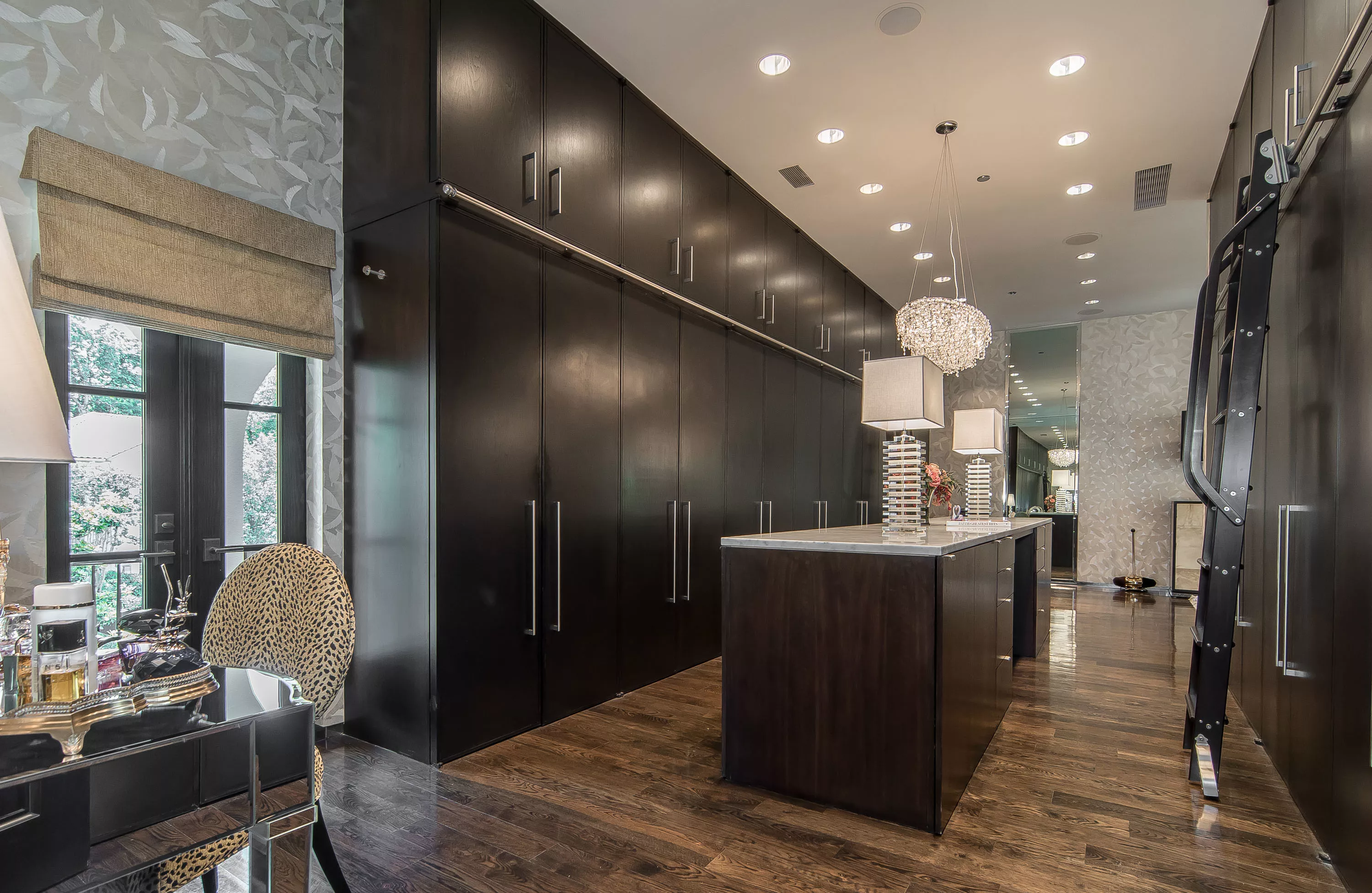 3816 Turtle Creek Drive, Dallas, Texas 75219 - 3816-turtle-creek-dr-dallas-tx-75219-21-28-17-29-2929_xsxs0u
