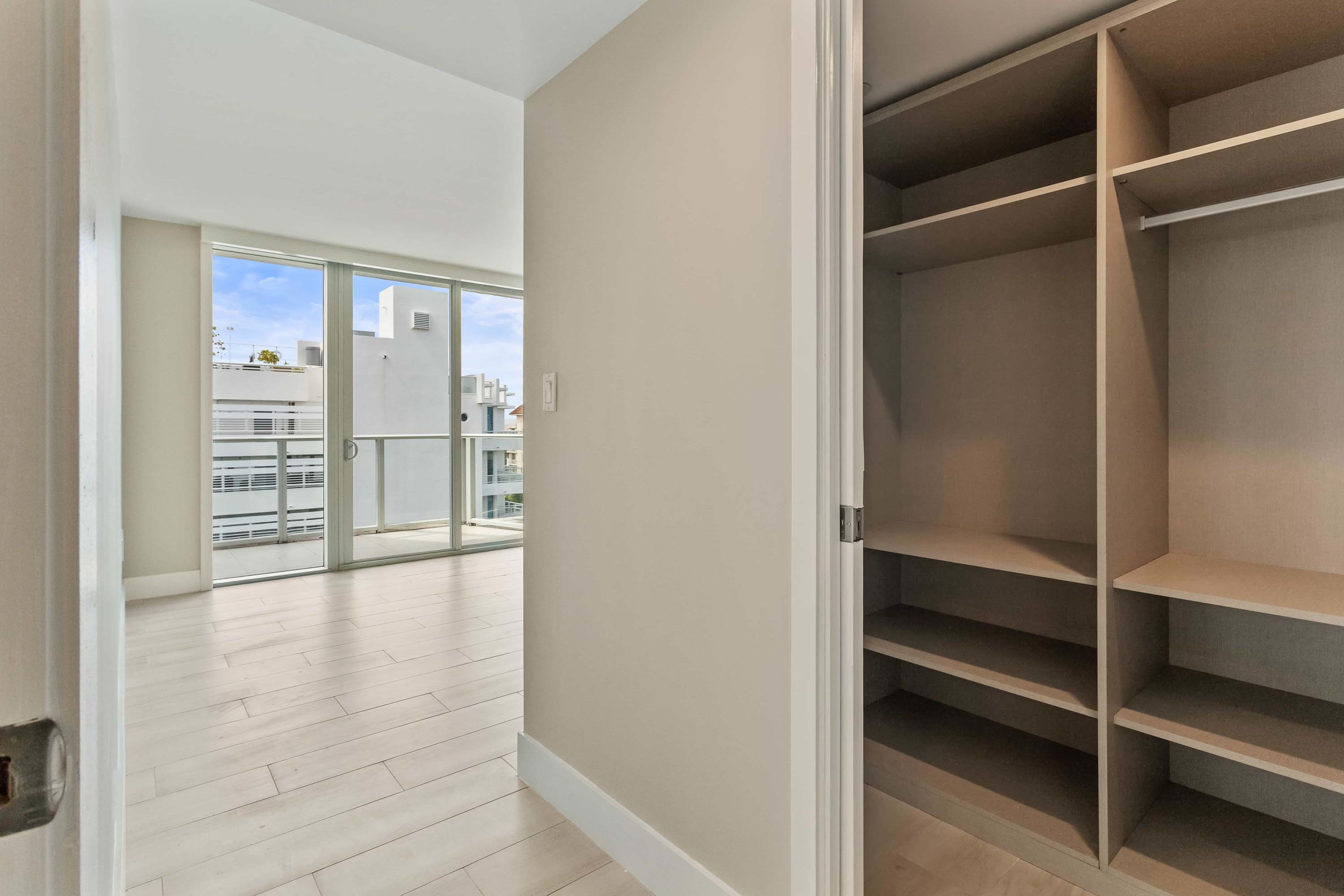 18 Unit 702 1150 101st Street - Luxury Real Estate - Concierge Auctions
