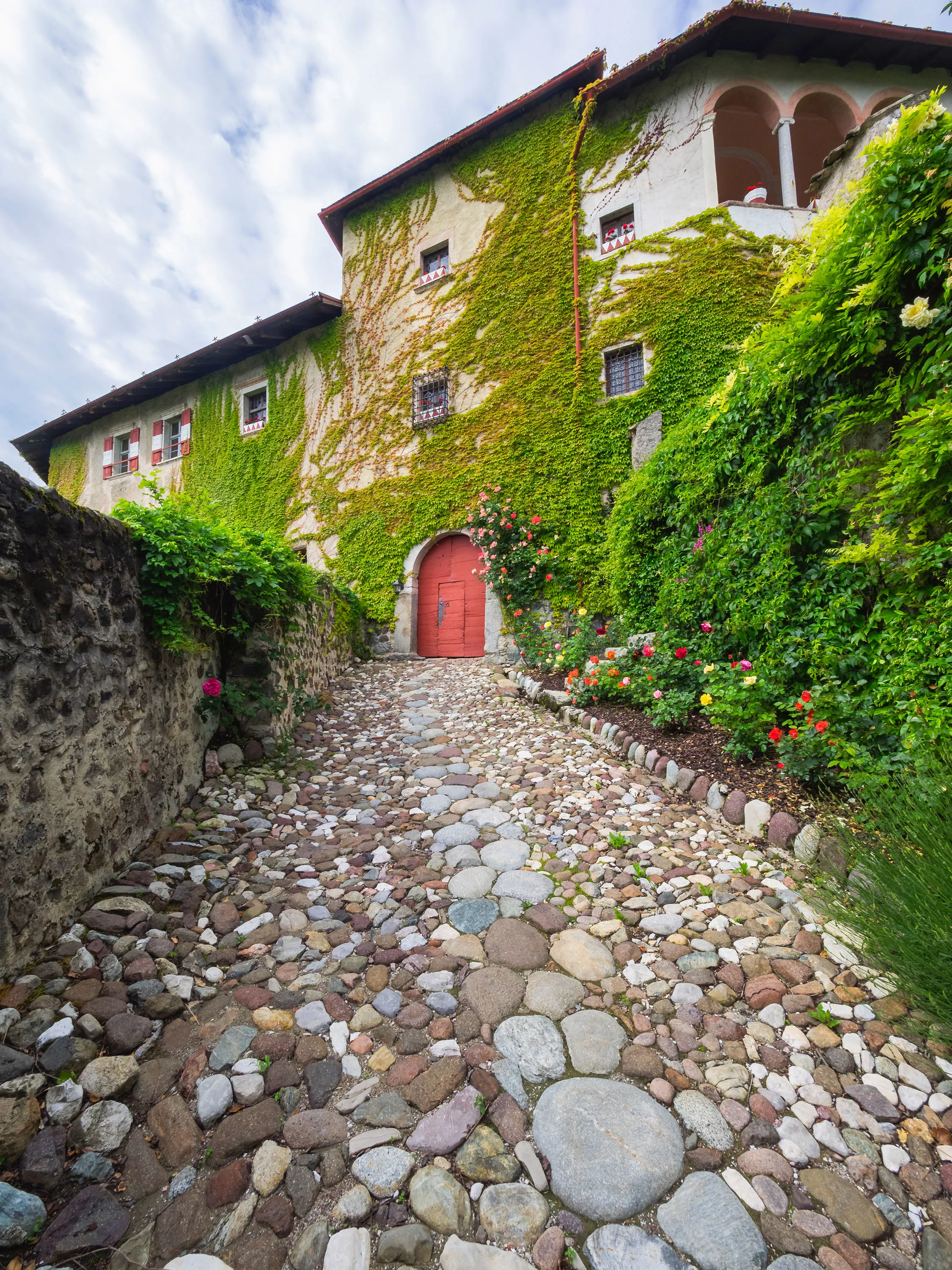 Castel Valer, Valer 21, Tassullo, Trentino-Alto Adige 1-38010, Italy - castel-valer-italy-06-06-20-57-5757_iafk36
