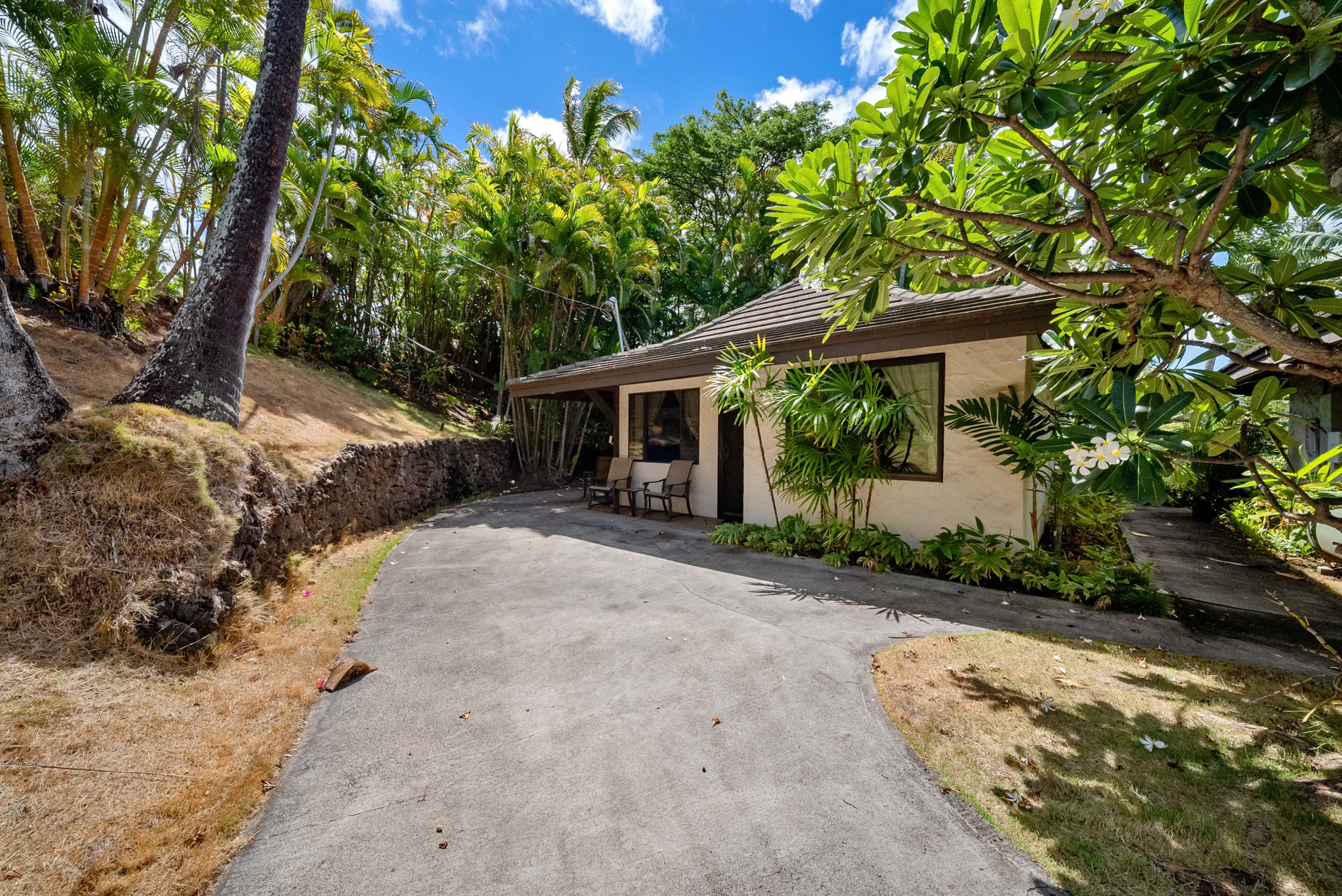 62 5163 and 5157 Lower Honoapiilani Rd, Lahaina, HI 96761 - Luxury Real Estate - Concierge Auctions