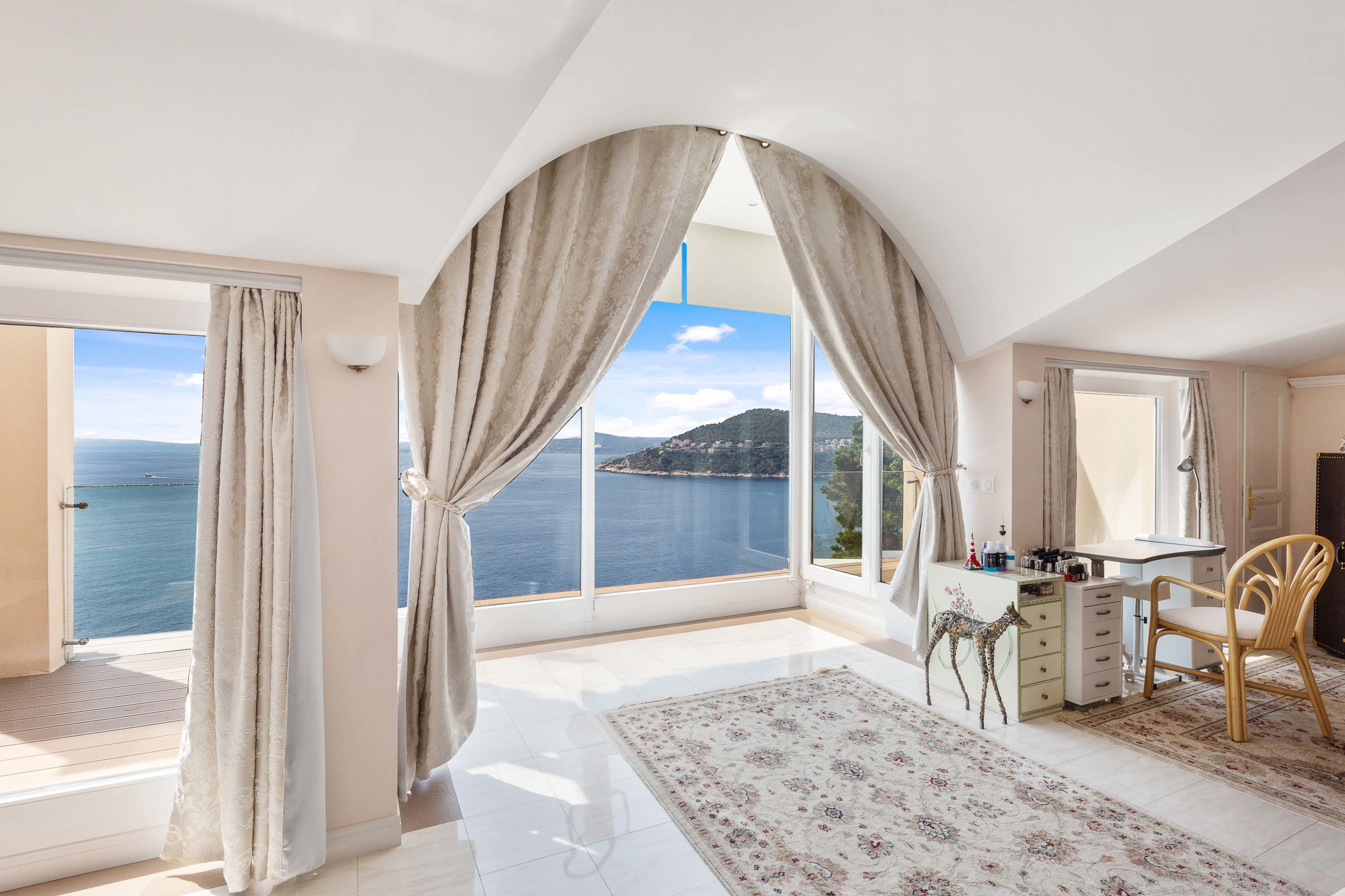 19 CHANTEVENT 1 - 95 Boulevard Du General de Gaulle, St Jean cap Ferrat, 06230, France - Luxury Real Estate - Concierge Auctions