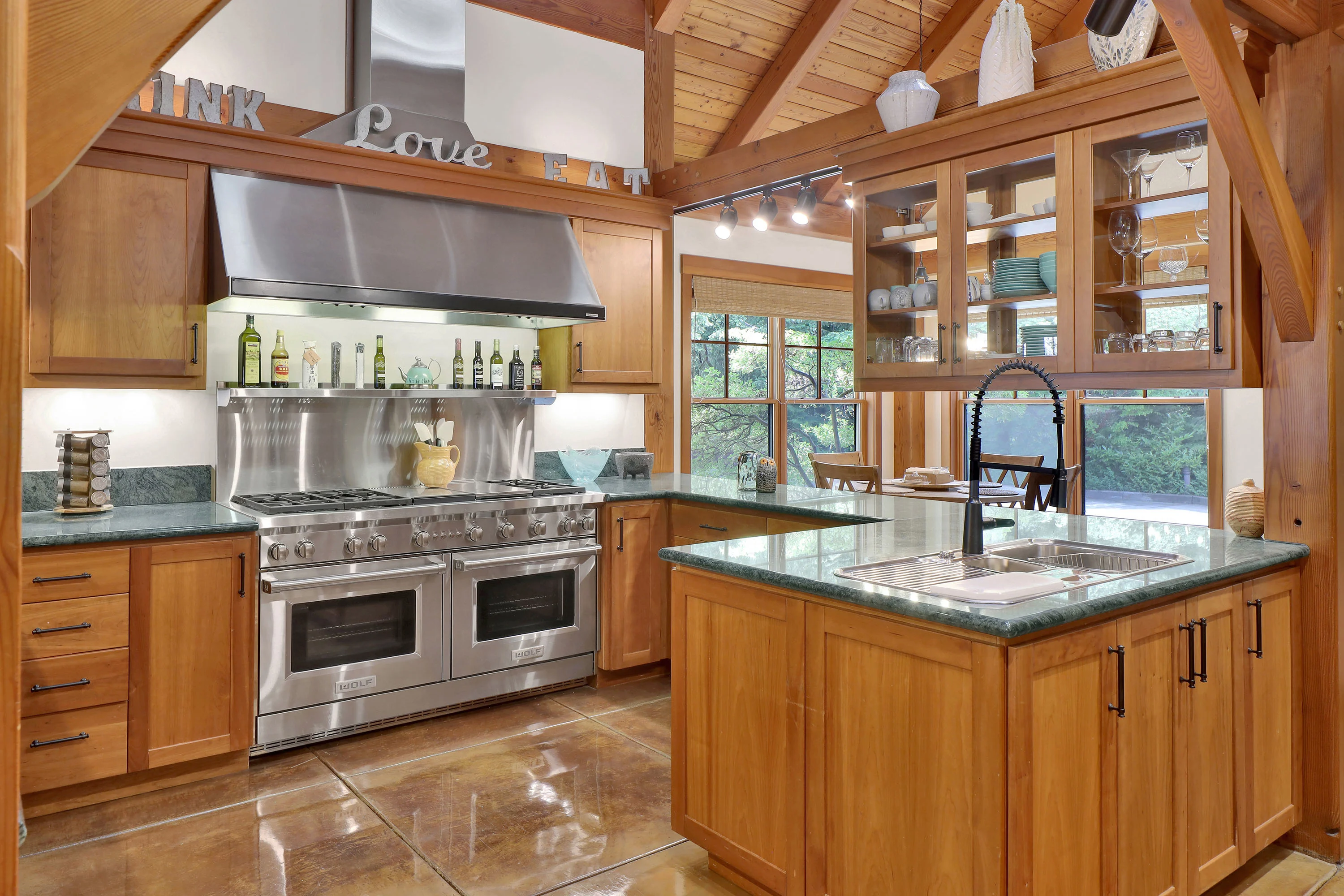 1401 Chuckanut Crest Drive, Bellingham, Near Seattle, Washington 98229 - 1401_Chuckanut_Crest_Drive_09_toeyxm