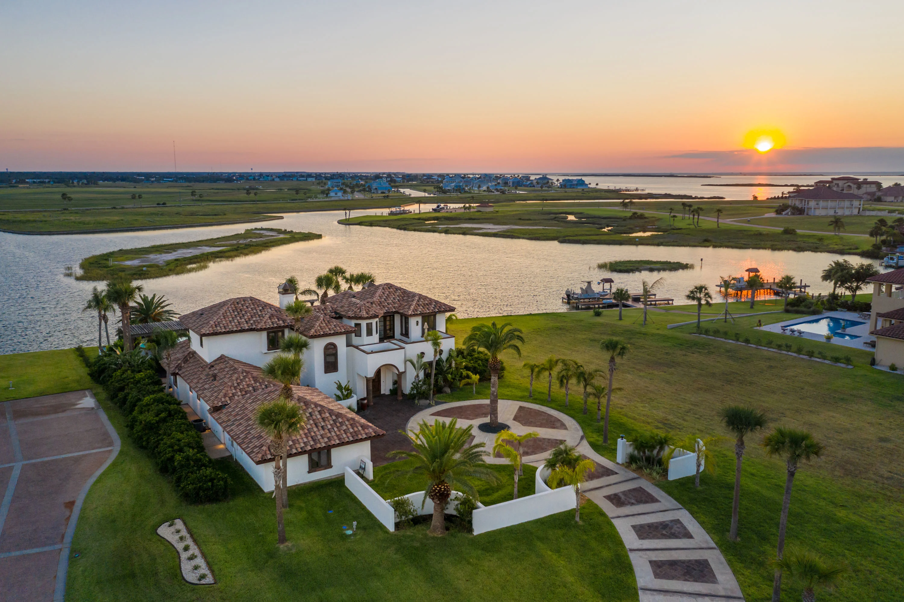 16 La Buena Vida Drive, Rockport, Texas Coast, Texas 78336 - casa-mombasa-16-la-buena-vida-drive-aransas-pass-texas31_r1krmr