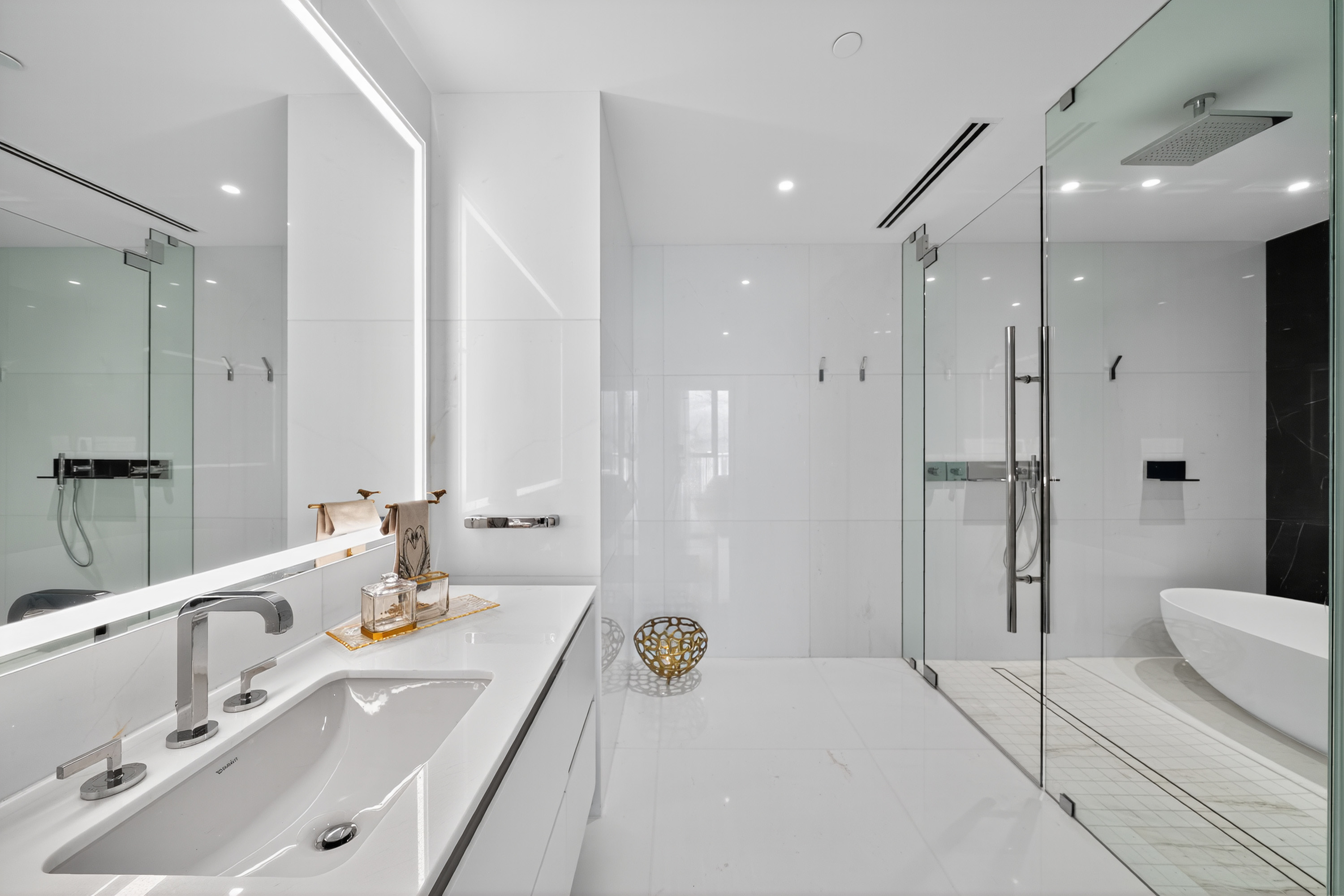 021 300 Biscayne Boulevard Way