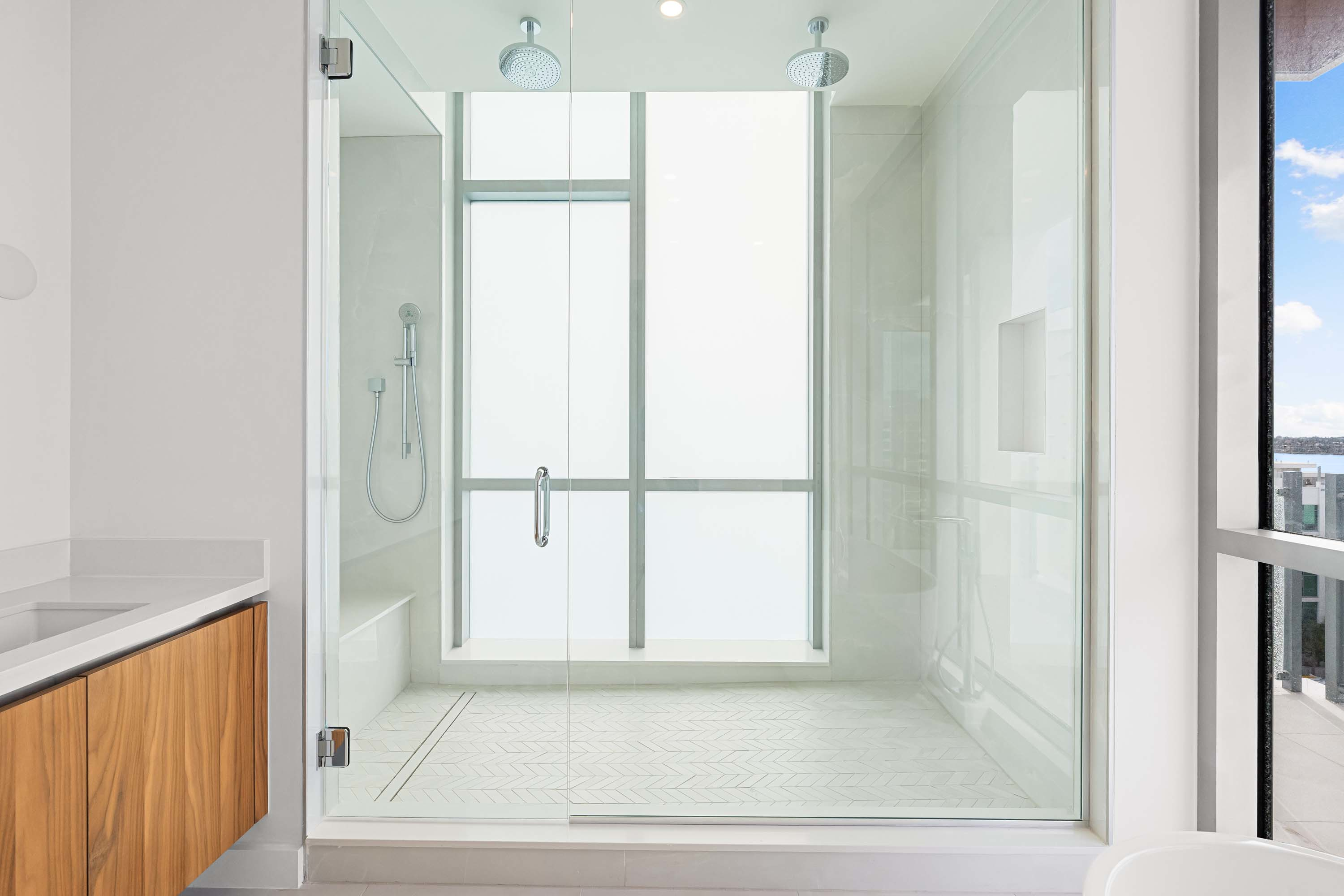 21 111 Golden Gate Point -Penthouse 701, Sarasota, FL 34236 - Luxury Real Estate - Concierge Auctions