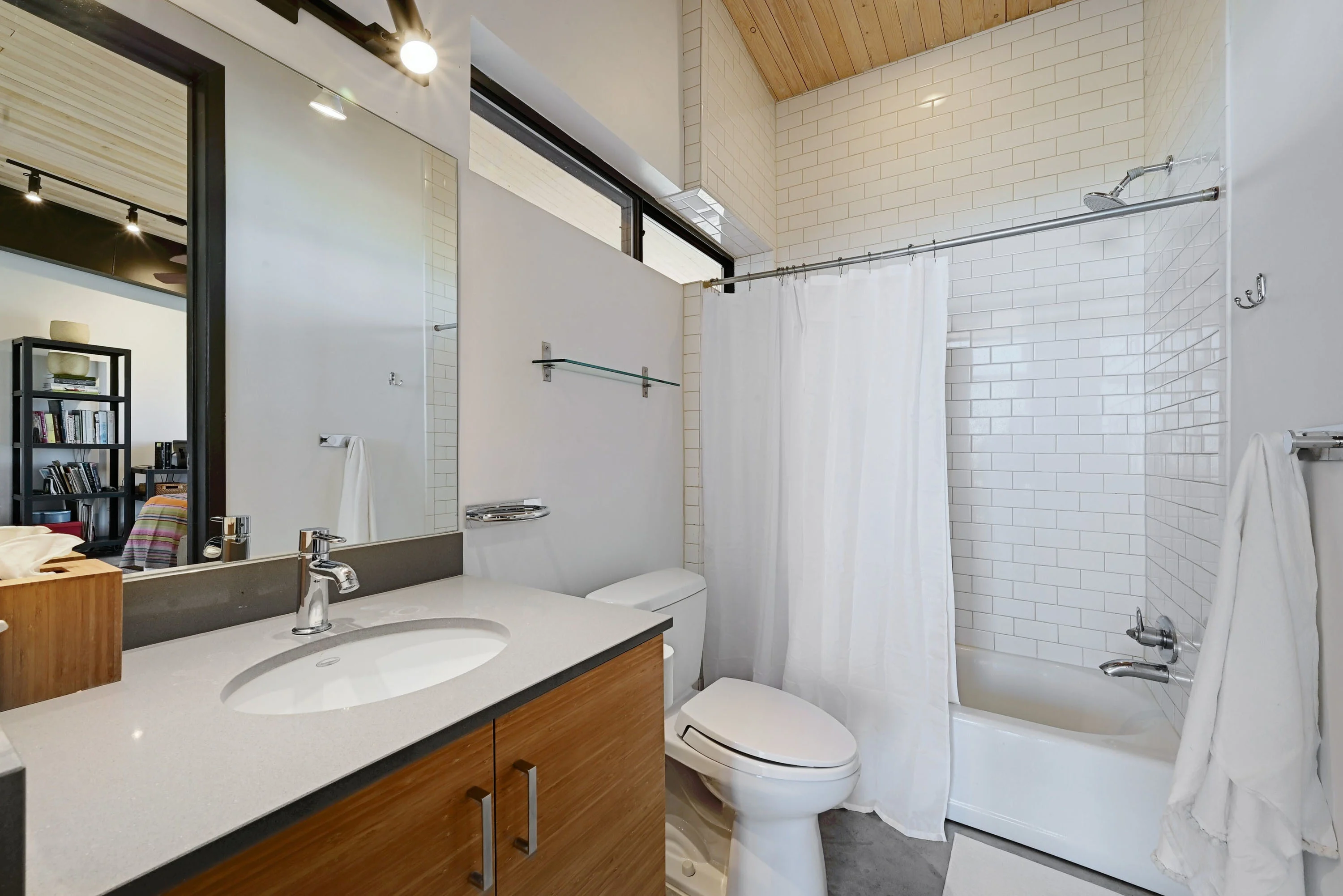 1104 N Alamito Street, Marfa, Texas 79843 - 1104-north-alamito-street-marfa-texas19_w5sqif